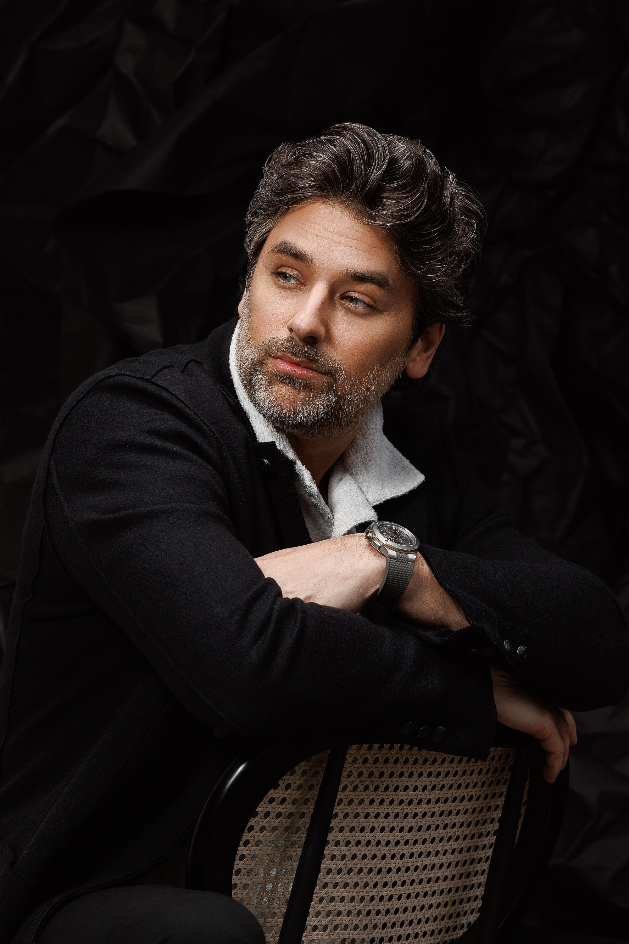 Mark Ganimé / Actor. Je suis photographe portraitiste et je réalise des portraits à toutes les étapes de votre vie! Bienvenue dans mon studio à Westmount, Qc