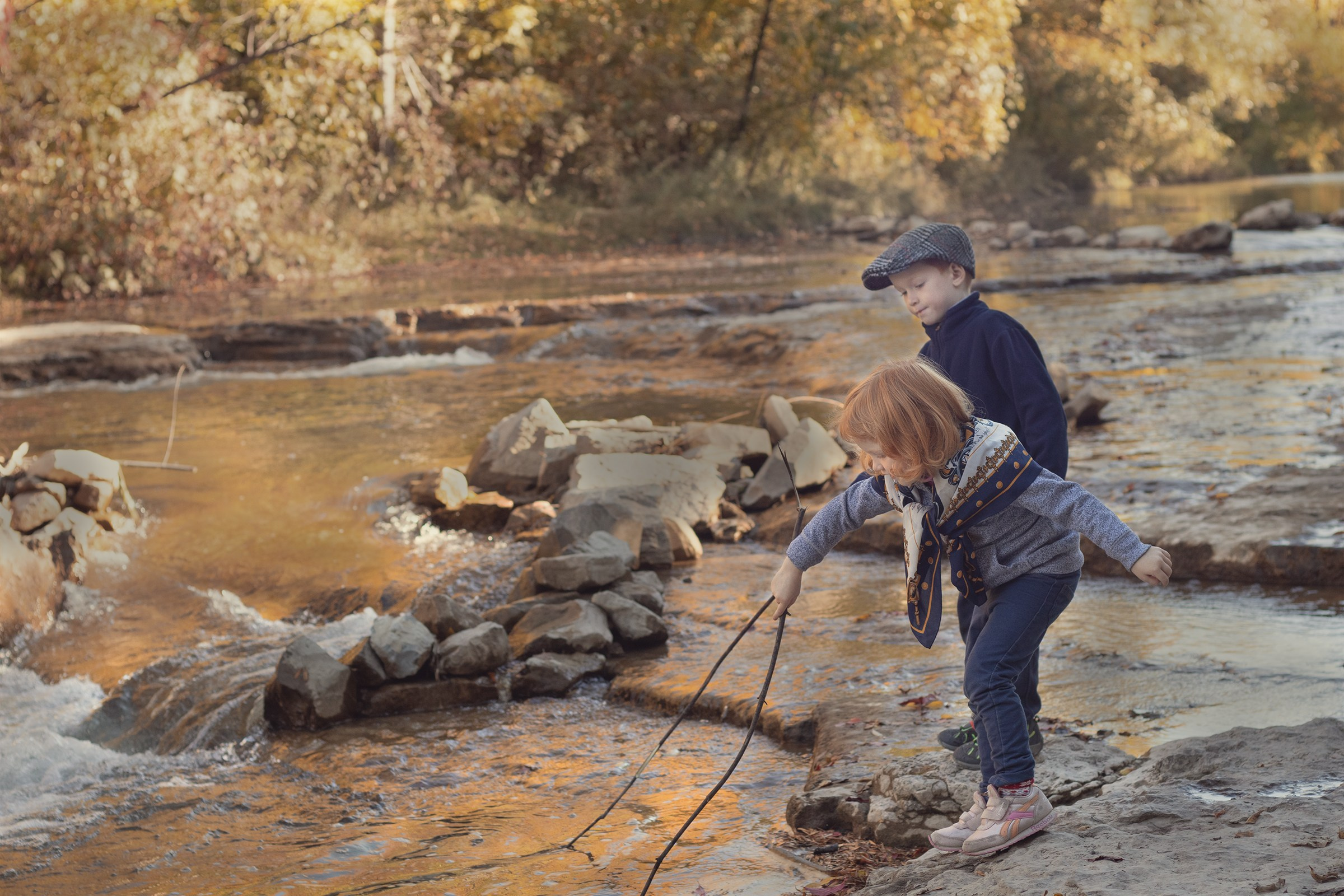 Outdoor photo session with kids. Pretty river, Ontario. Toronto Portrait Photographer Lena Lac
