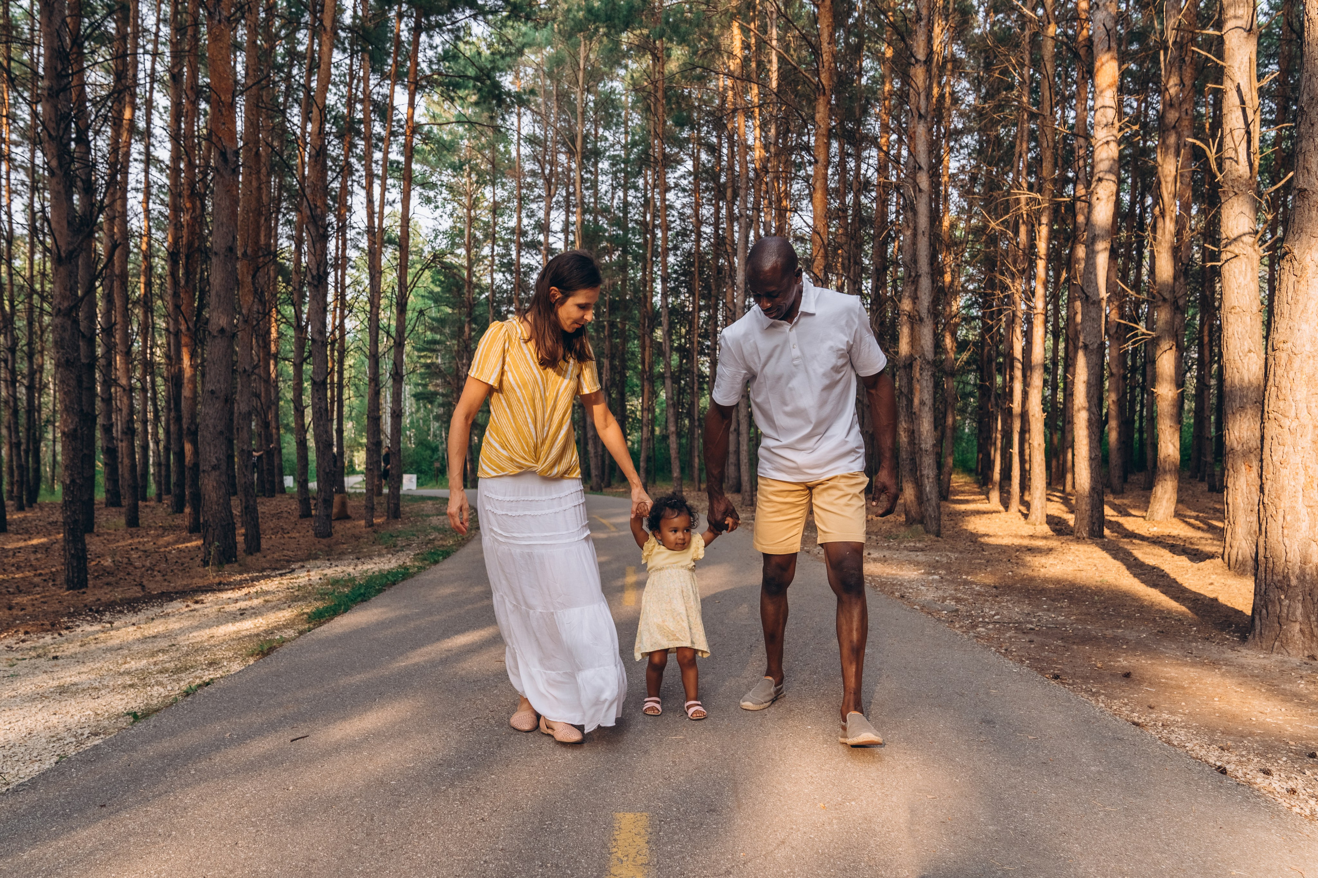 Family in Birds Hill. Photographer Viktoriia Skavronskaya