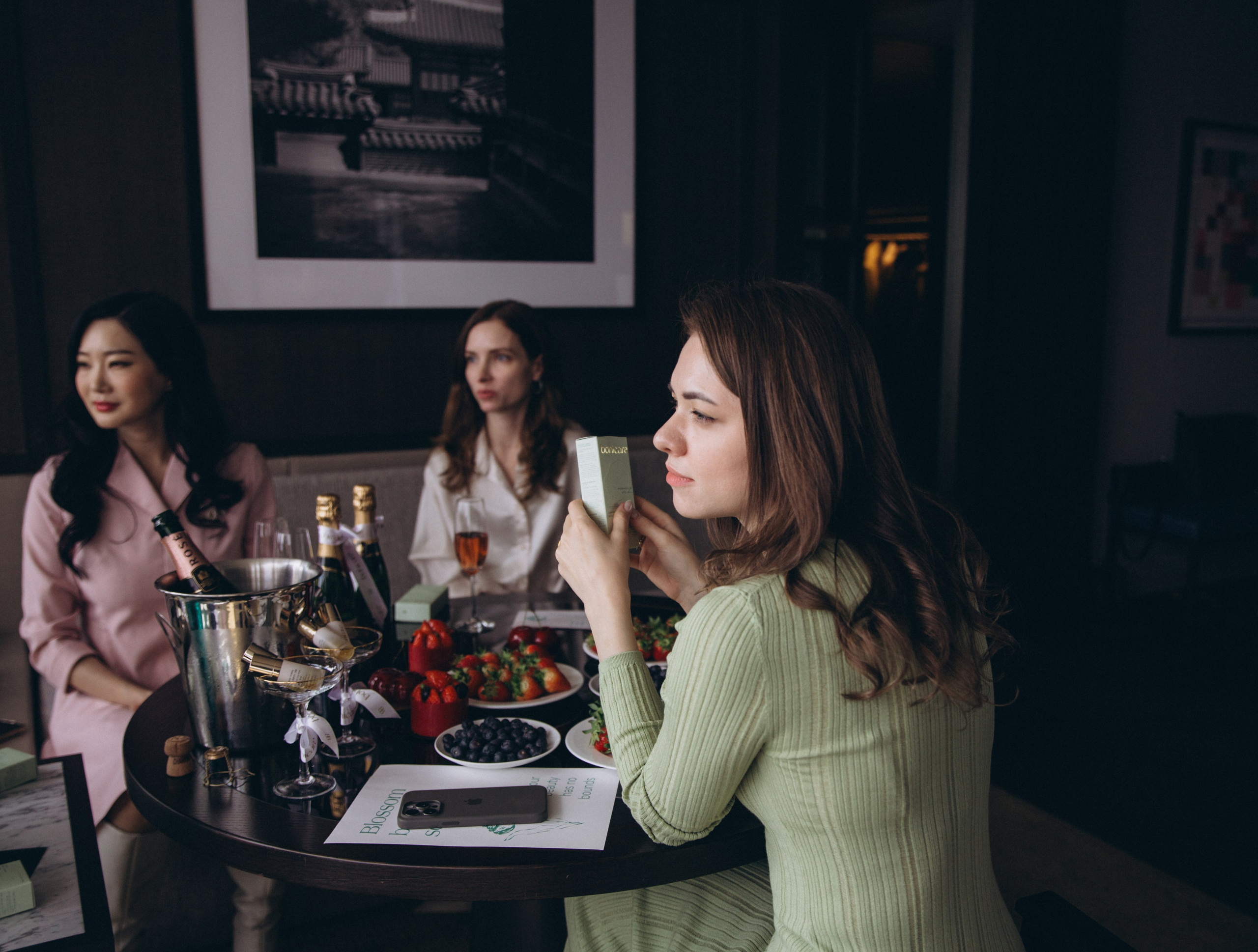Grand Hyatt Seoul (bohicare). Portrait photographer in South Korea Olga Lian