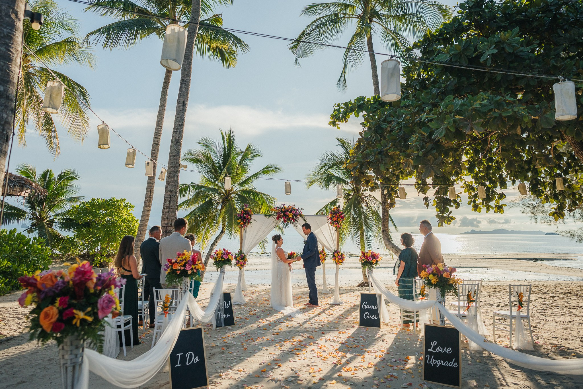 Wedding on the beach. Mariage à Koh Samui, en Thaïlande. Whatsapp: +66 94 3 650 301