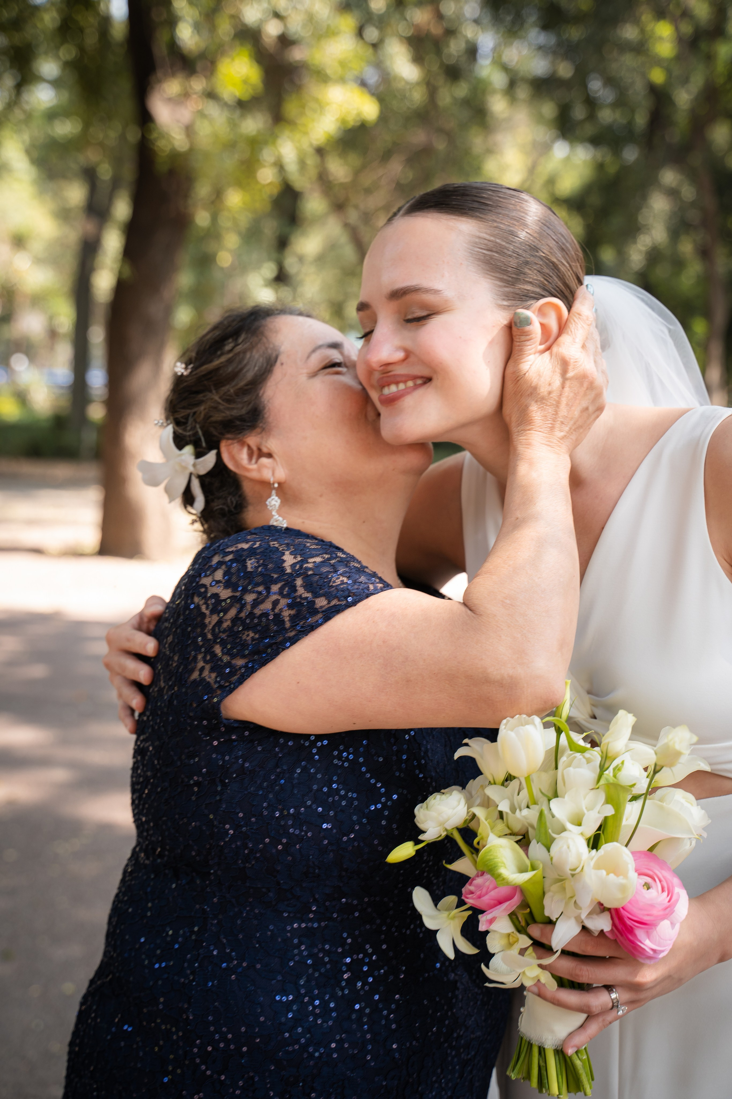 Professional Mexico City photographer specializing in weddings, surprise proposals, horse photo sessions and private events in Chapultepec. Ekaterina Frolova photography