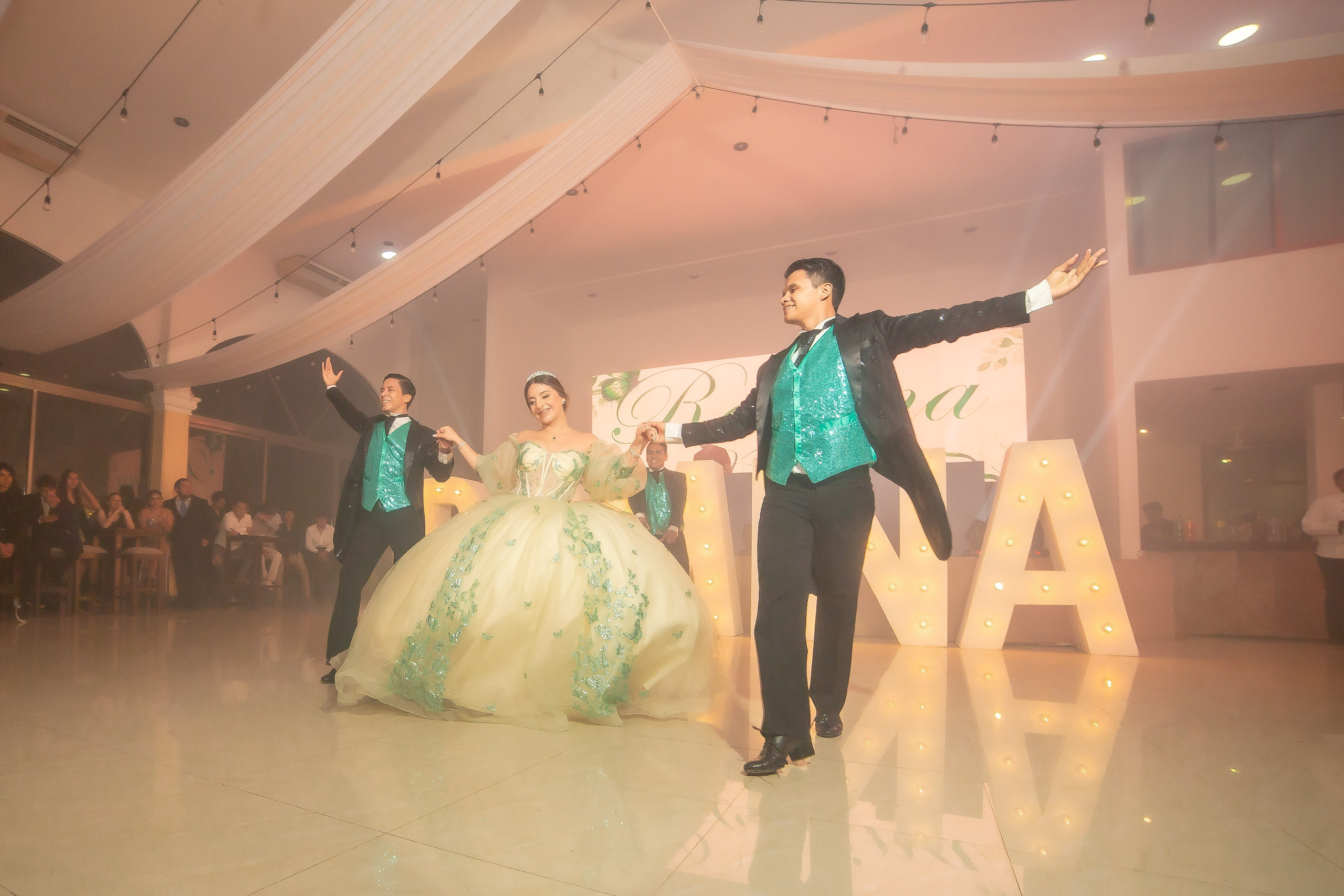 XV AÑOS ROMINA. Simón Enríquez Studio