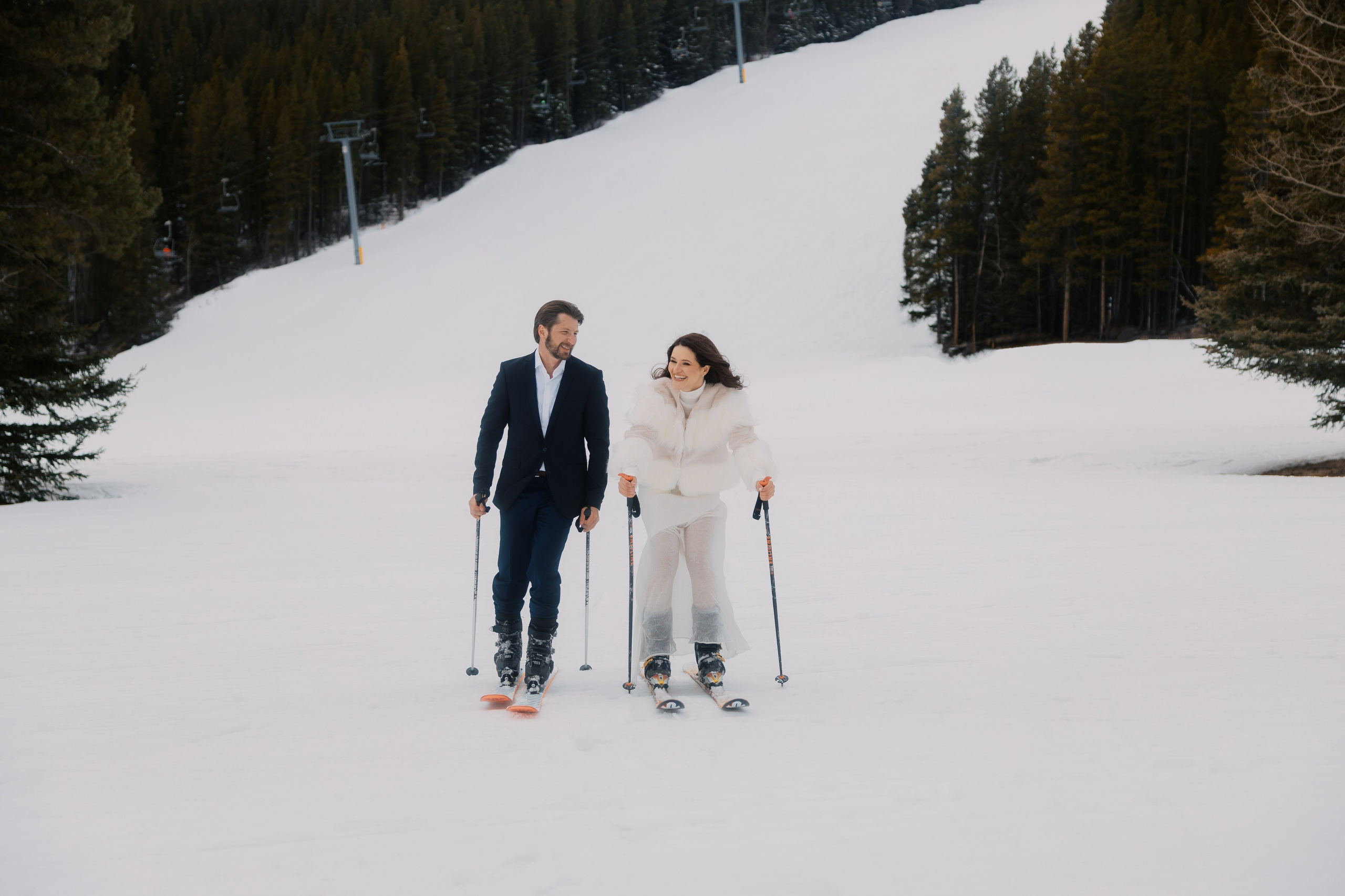Ski engagement session. Photographer Elvira Hryshchenko