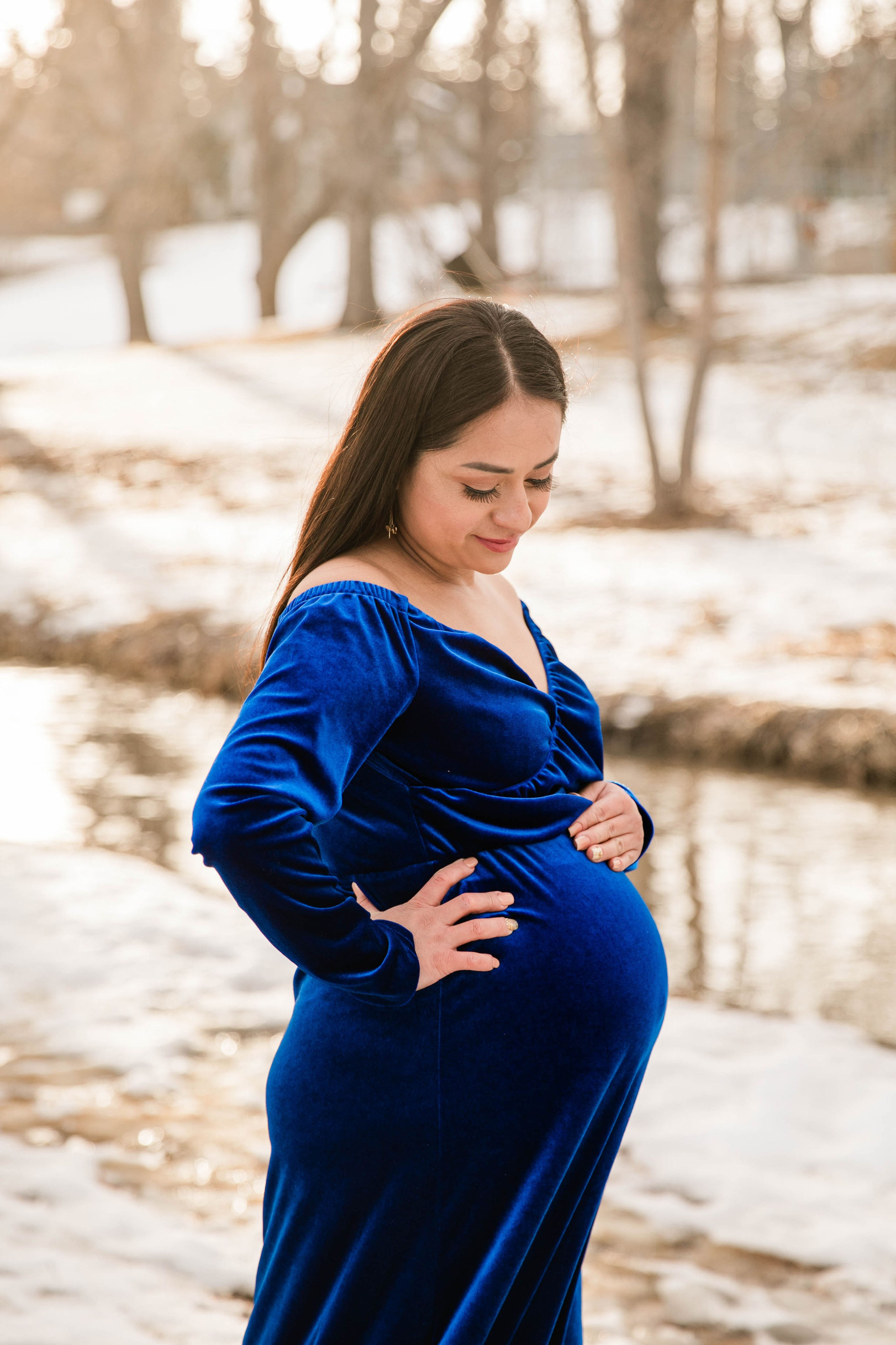 Maternity Photos — Confederation Park — Dulce. Fotografía accesible en Calgary