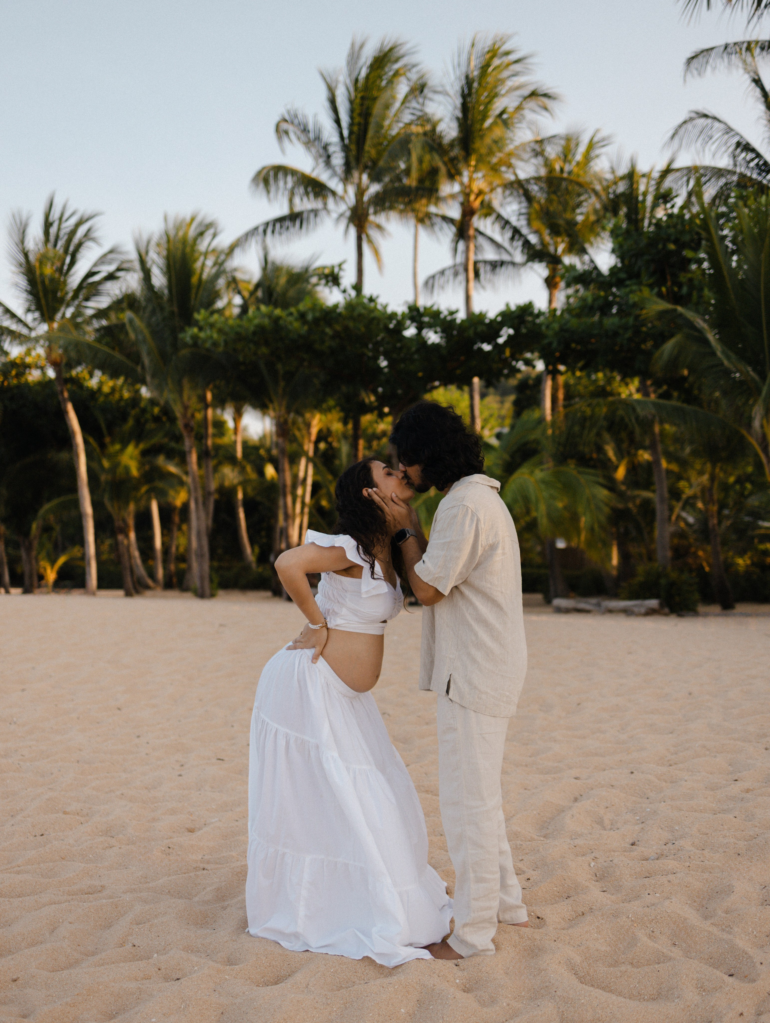 PREGNANCY PHOTOSHOOT. Photographer on Koh Samui Elena