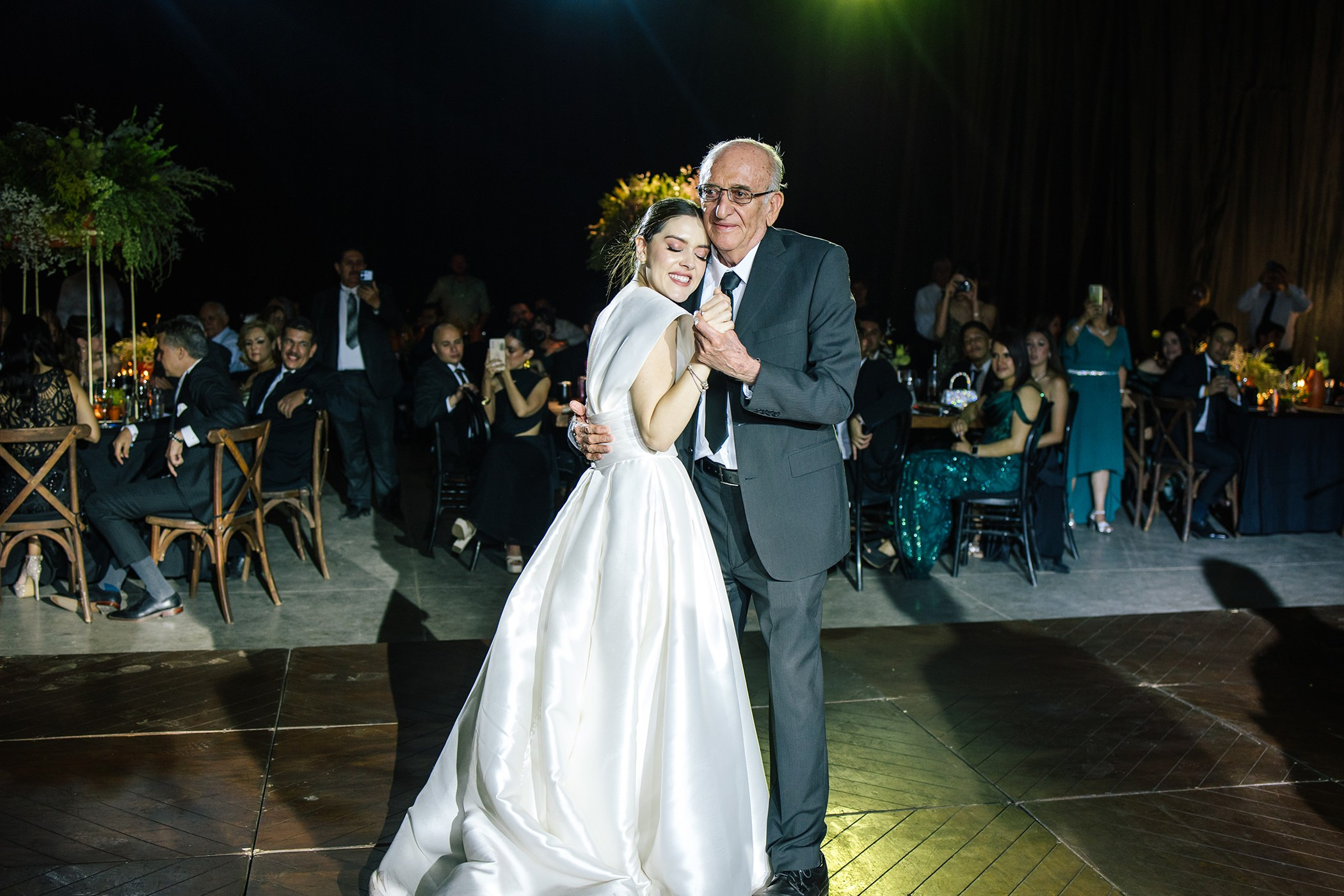 Primer Baile. Wedding Photographer Ruth Preciado
