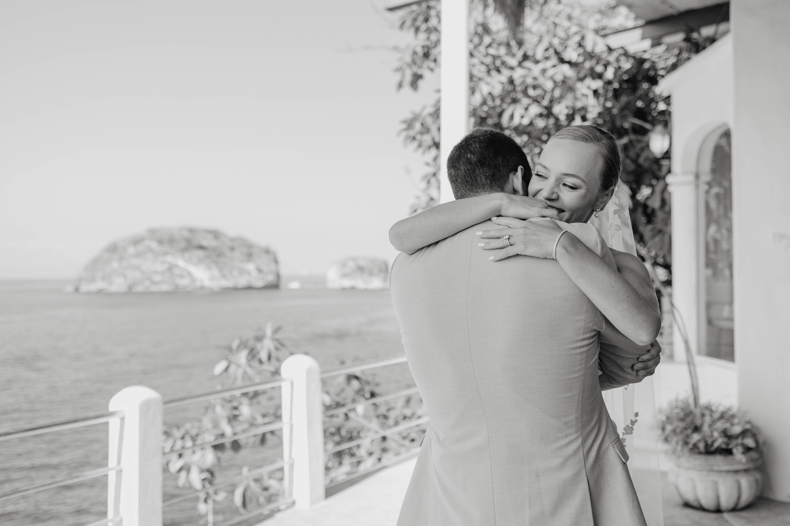 A Wedding at Casa Azul Profundo: Timeless Vows in Puerto Vallarta. Fotógrafo de Bodas en Puerto Vallarta y Riviera Nayarit | VL photo & film