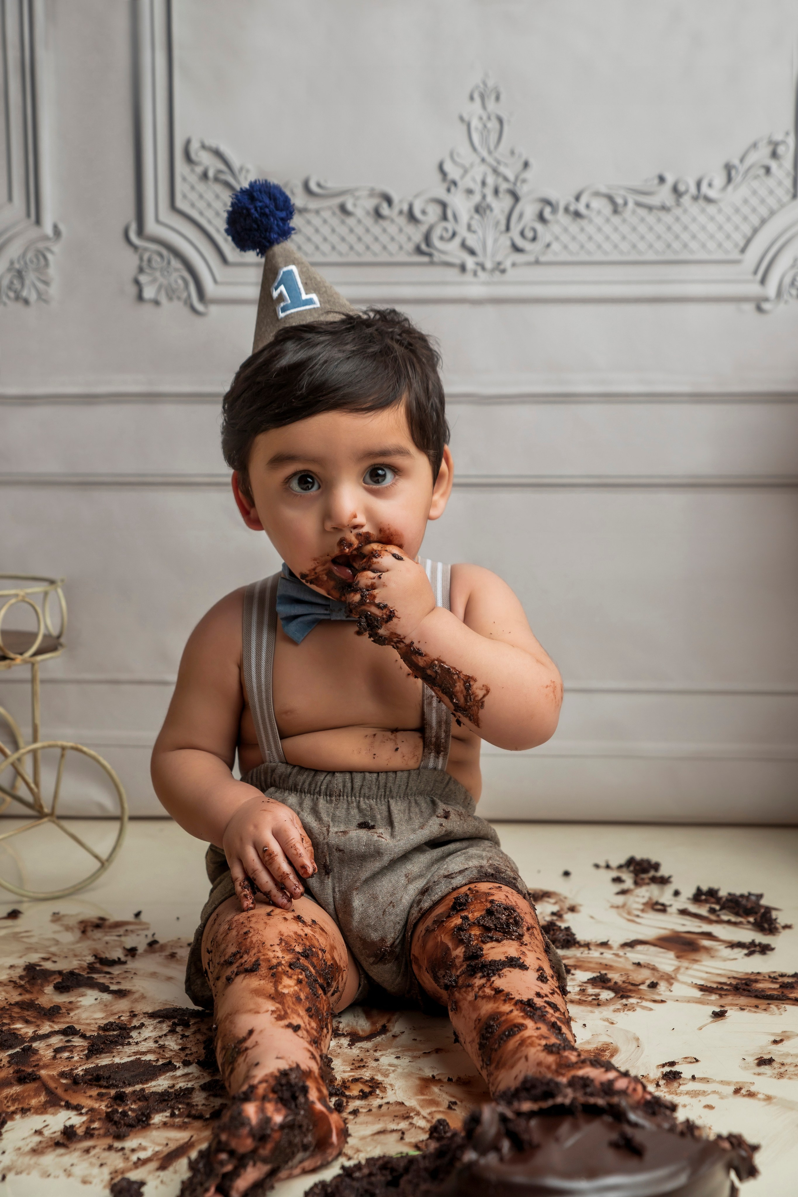 Cake Smash. Lifestyle and Family Photographer Faryal Saeed