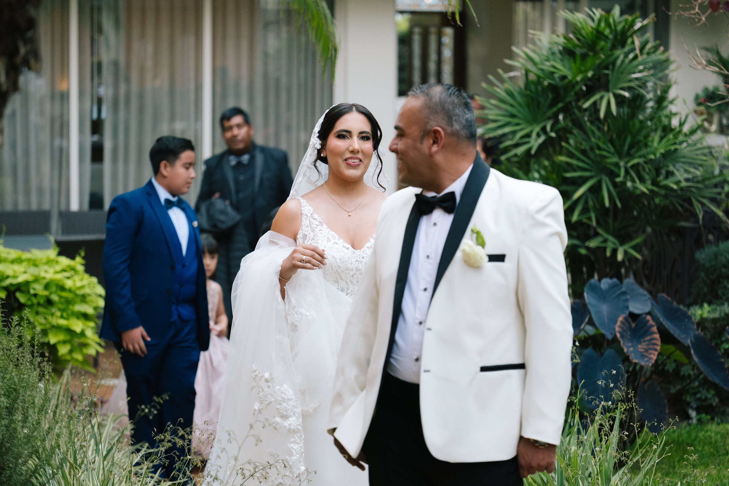 Alejandra y Salvador. Wedding Photographer Ruth Preciado