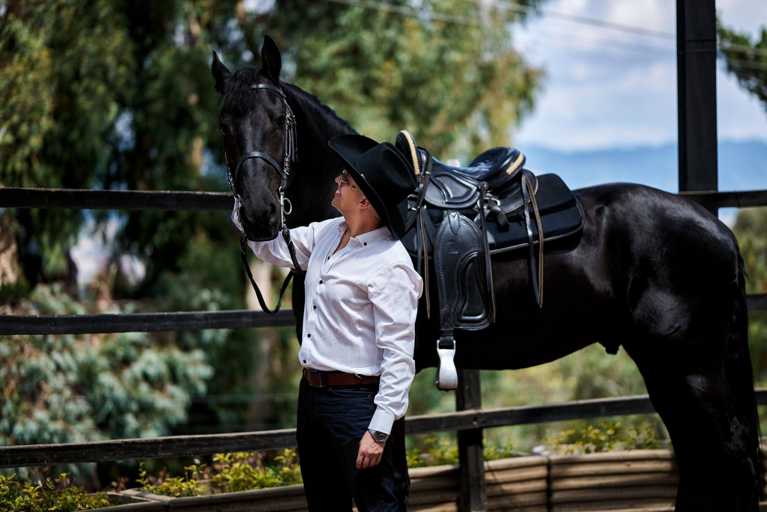 Fotos con caballos para Quiceaños. Wedding Photography & Videography by ZZ Hendrick | Capturing Your Love Story in Colombia & USA