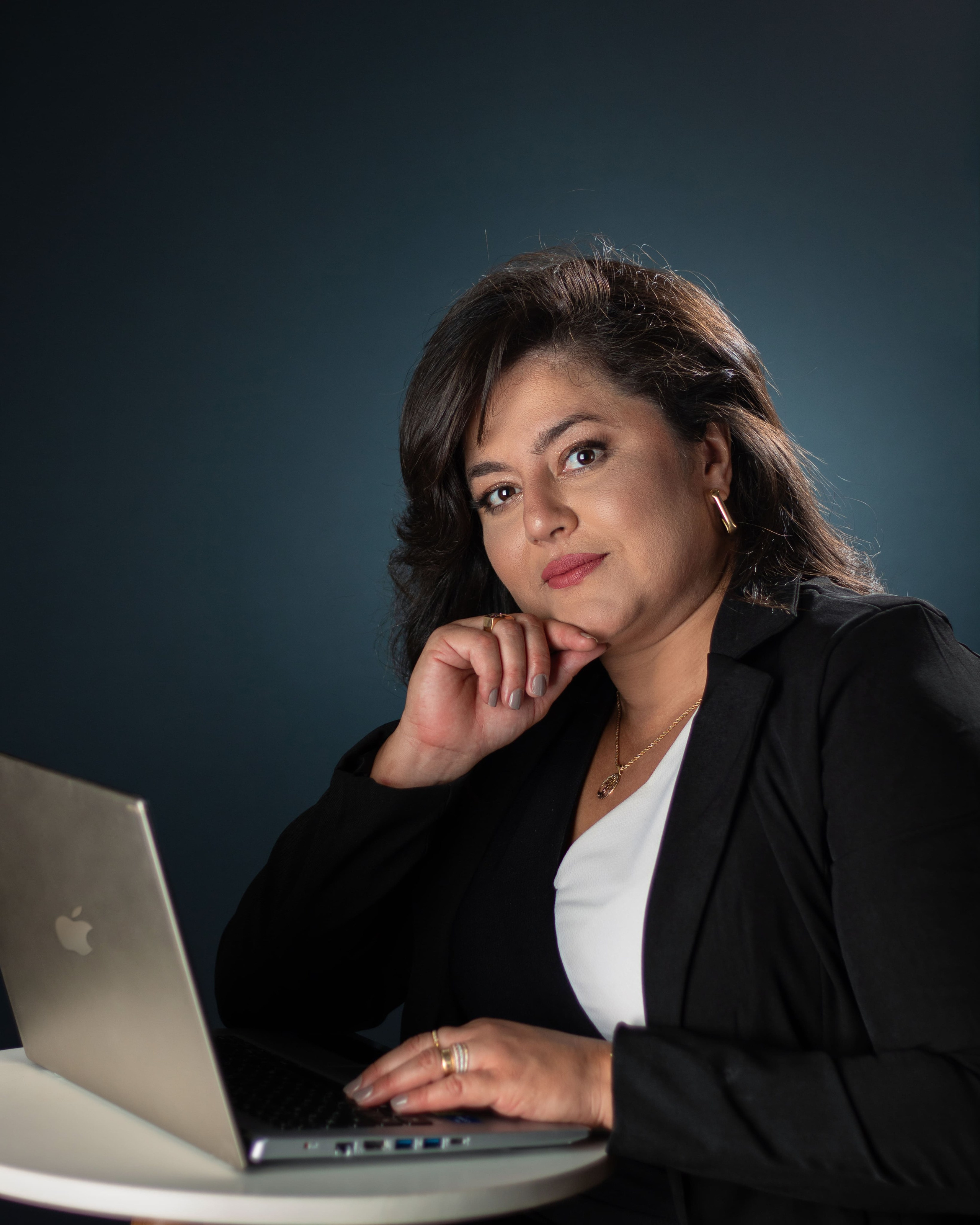 Retrato profissional para arquiteto, arquiteta, advogado ou advogada em São Paulo. Um ensaio corporativo pensado para transmitir profissionalismo, personalidade e autoridade através da fotografia.