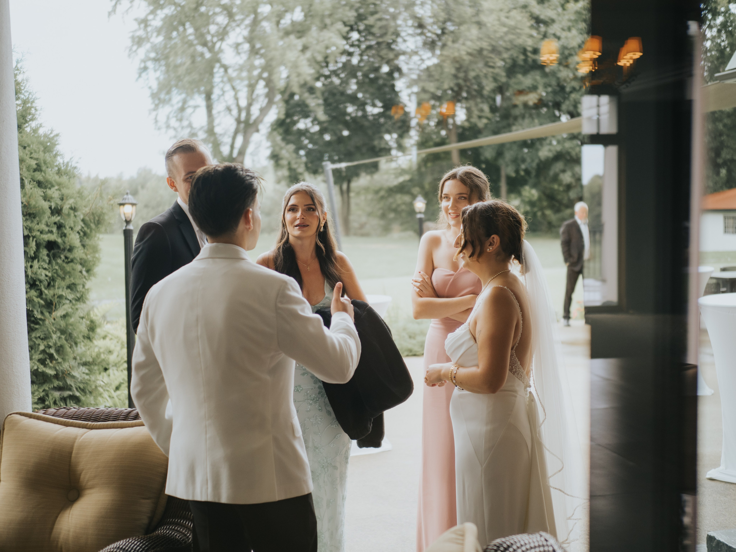 Wedding of Cassandra and Loïc in Beaconsfield, Montreal. Montreal Wedding Photographer — Muriel Oe Photo