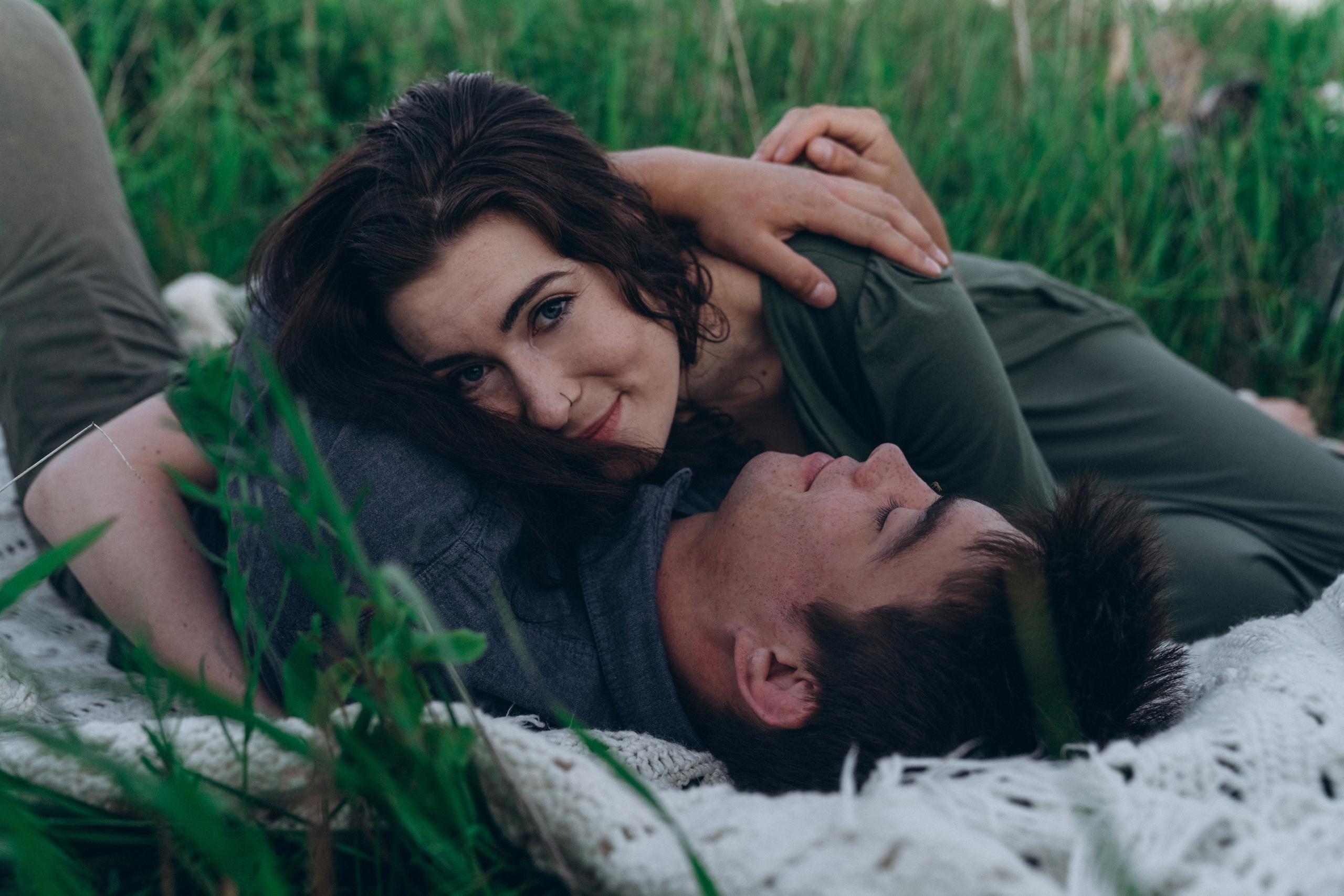 Jesslyn and Aaron love story. Photographer Viktoriia Skavronskaya