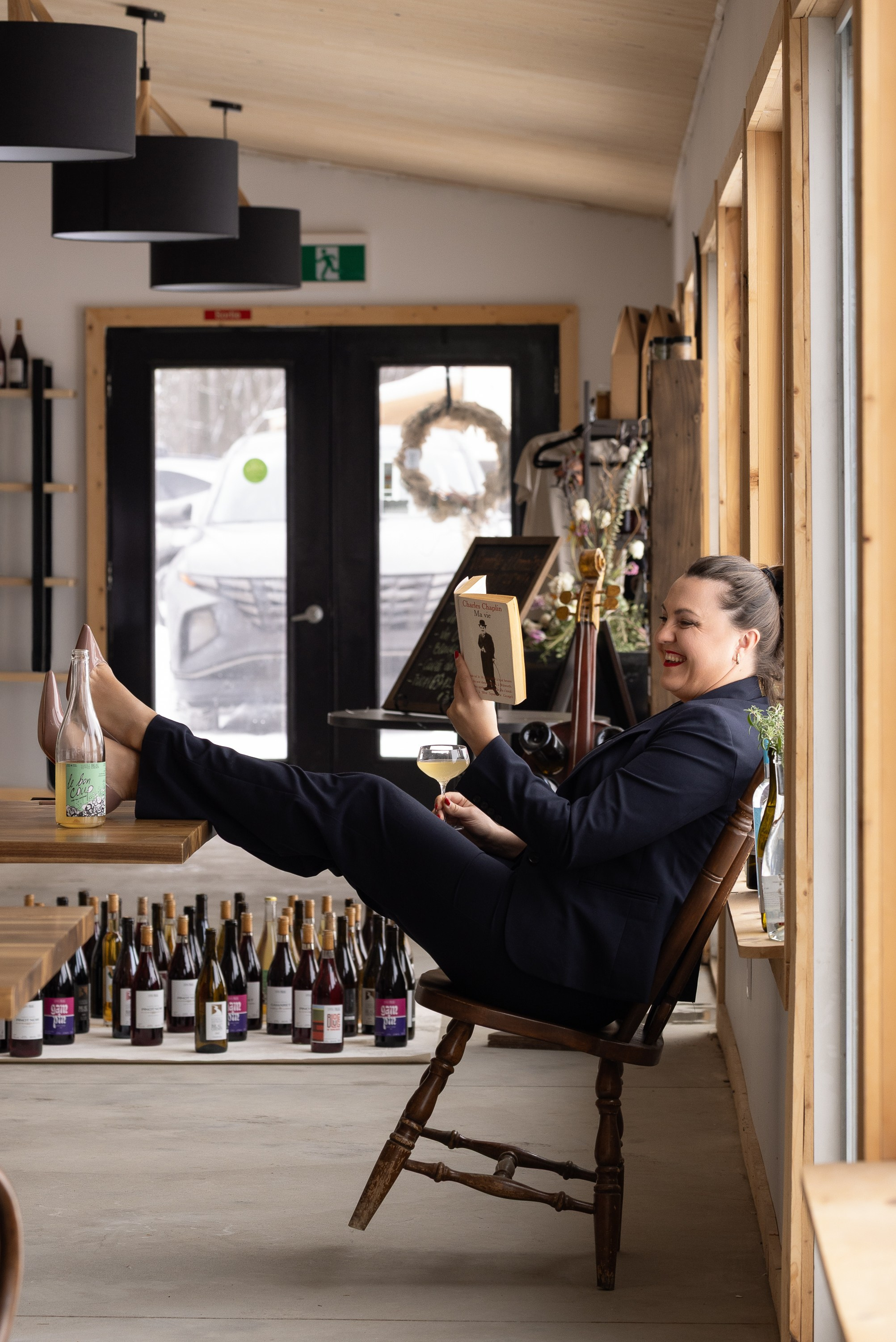 Vignoble et Domaine Beauchemin / Edition January 2025. Je suis photographe portraitiste et je réalise des portraits à toutes les étapes de votre vie! Bienvenue dans mon studio à Westmount, Qc