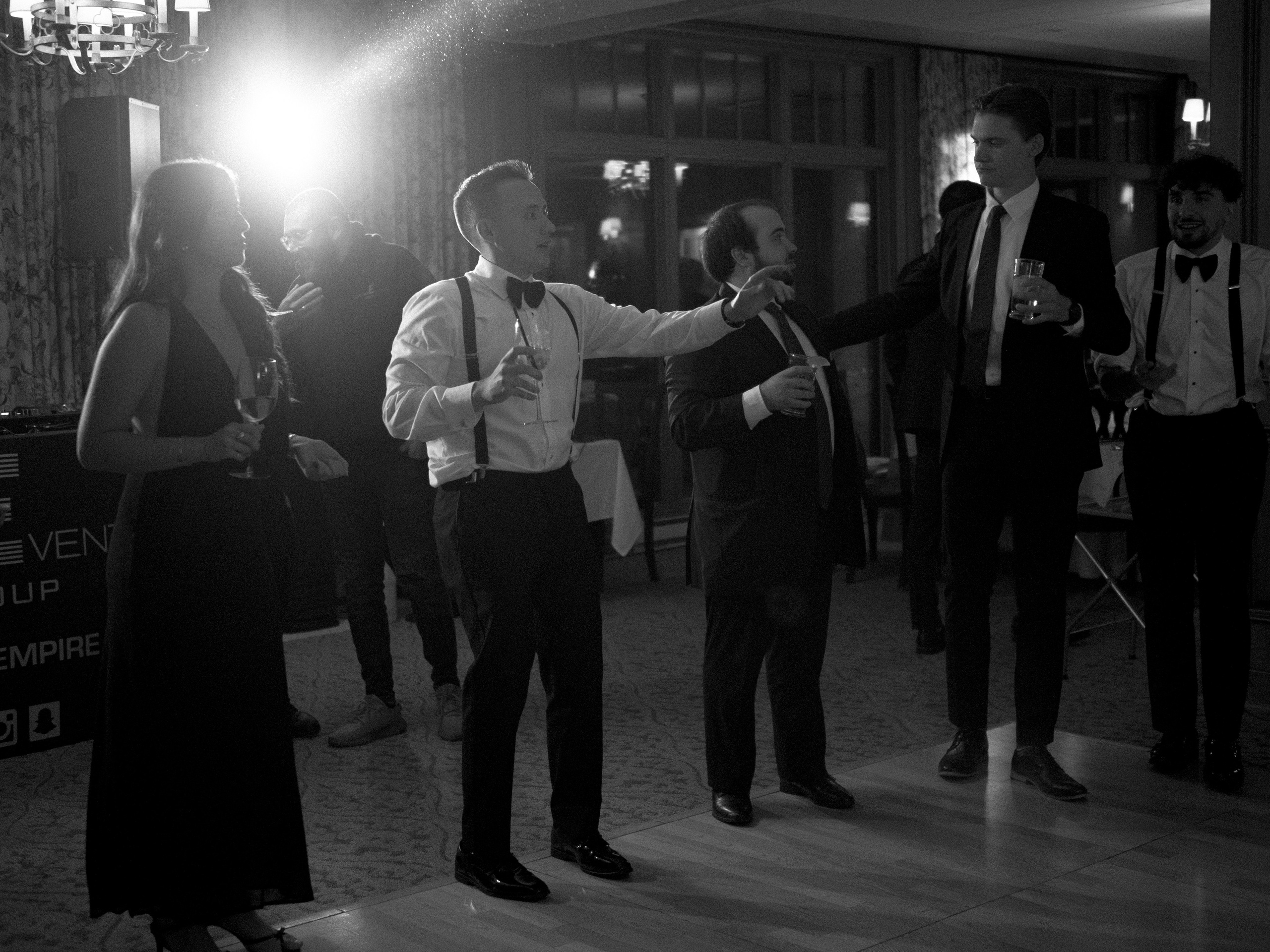 Wedding of Cassandra and Loïc in Beaconsfield, Montreal. Montreal Wedding Photographer — Muriel Oe Photo