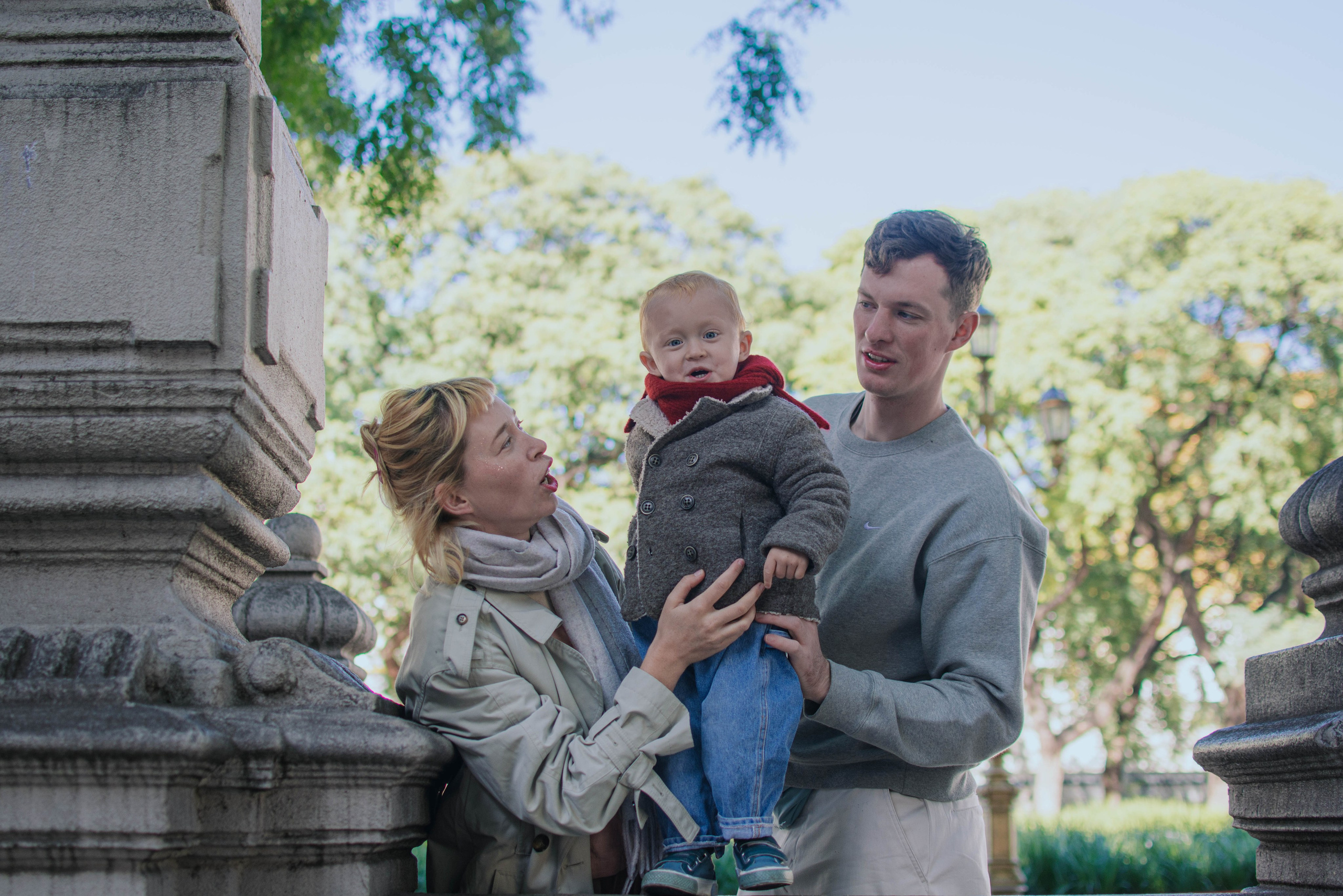 Family photo shoot. Buenos Aires. Photographer @elmirkami in the city of Buenos Aires
