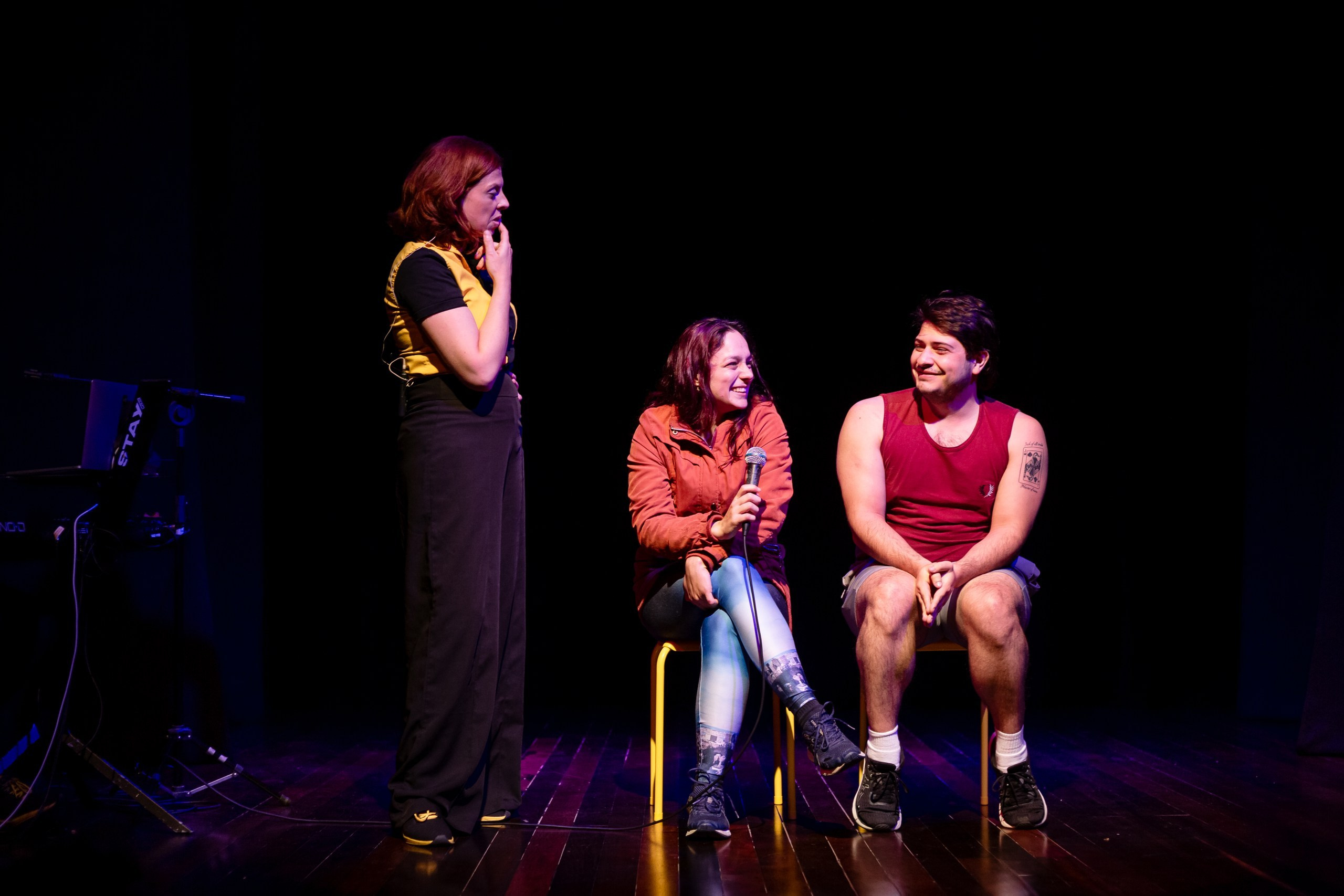 Fotografia de show dos Mequetrefes na Casa da Cultura Dide Brandão em Itajaí
