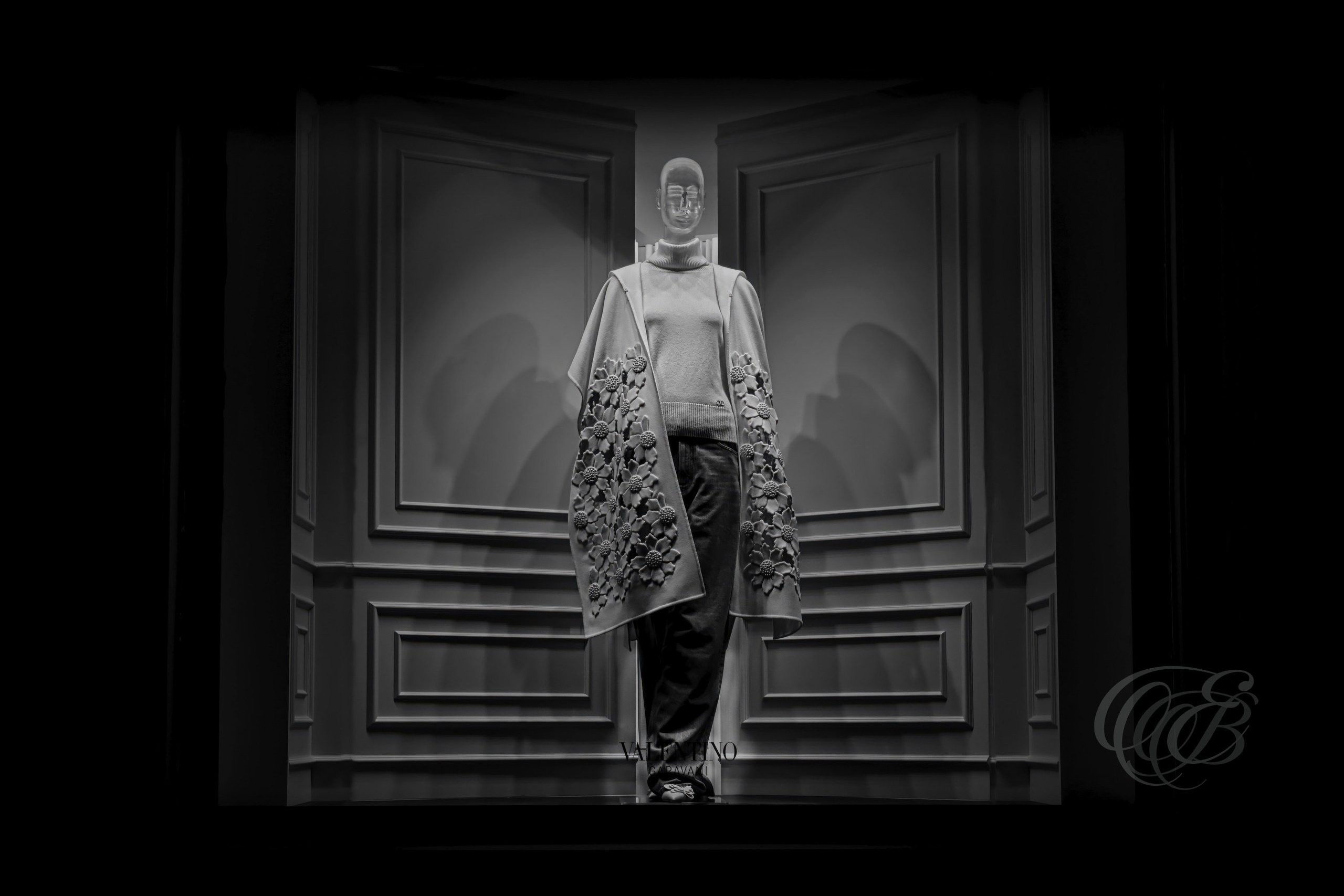 Rome, Italy – Valentino boutique window display in black and white fine art photography, luxury fashion storefront in Rome with reflective glass and curated interior styling – fashion photography, Valentino Rome boutique, luxury retail window display – Eduardo Bartoli Photography.