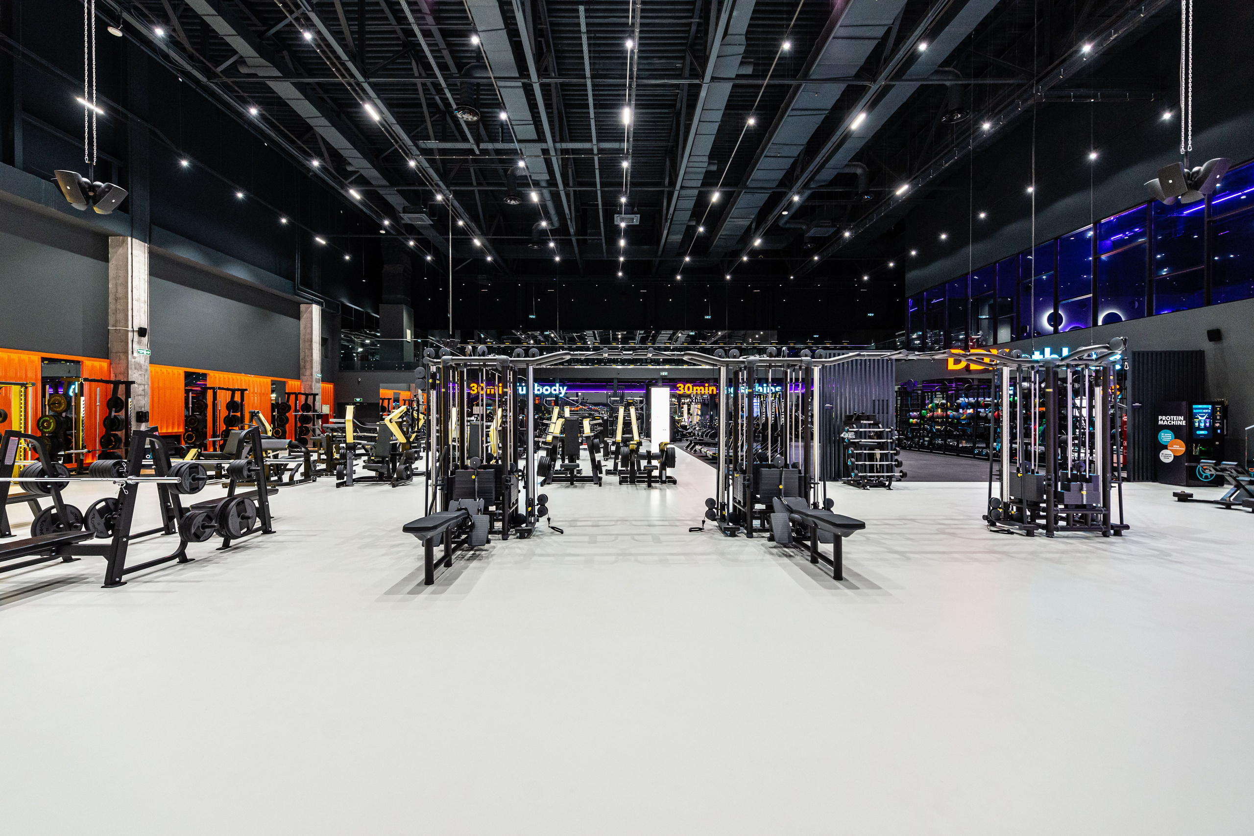 DDX Fitness в ТЦ Место встречи Янтарь. PHOTOGRAPHER QUINTANA ROO