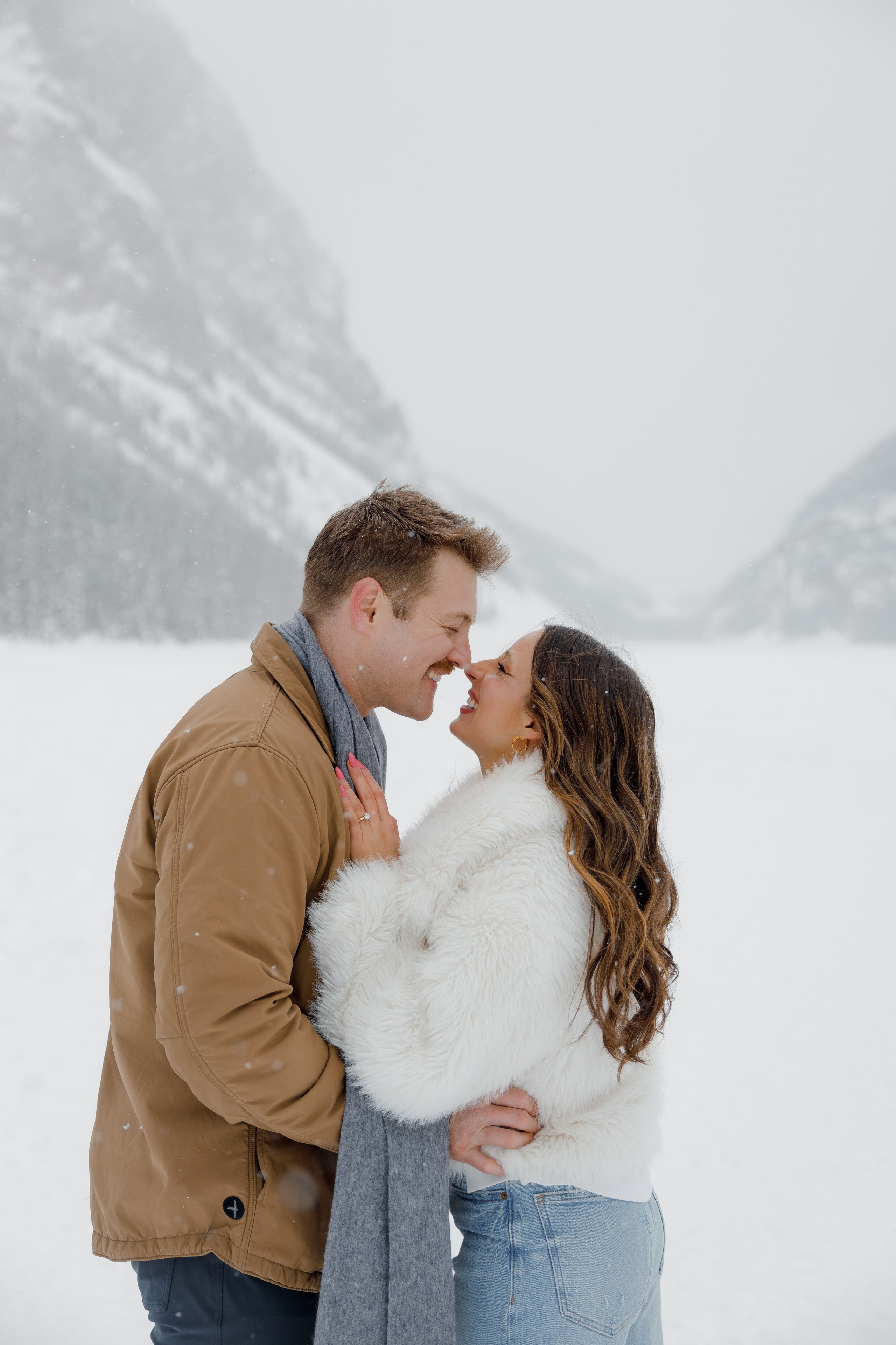 Lake Louise engagement session. Photographer Elvira Hryshchenko