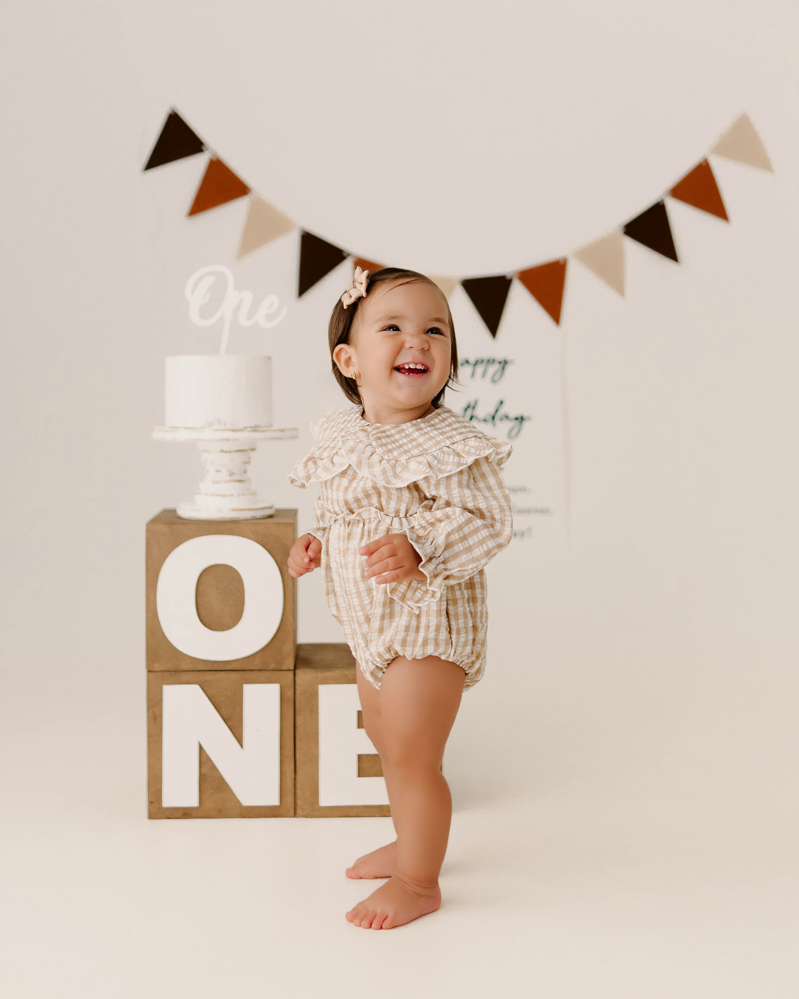Ensaio de aniversário 1 ano de Cecília em estúdio Vitória da Conquista. Estúdio Natani Fotografia
