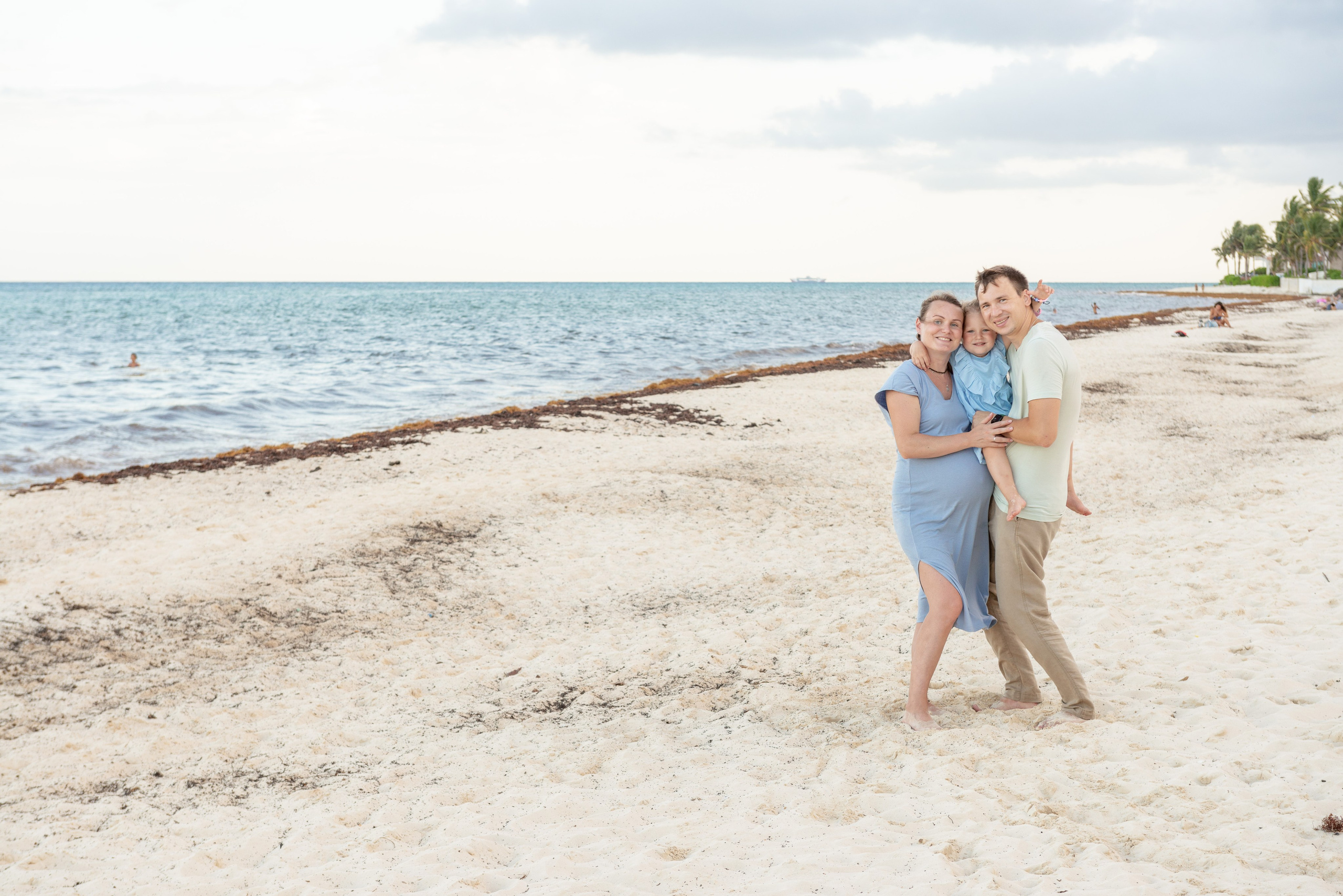 Family Maternity Photoshoot: Waiting for a New Miracle. PHOTOGRAPHER QUINTANA ROO