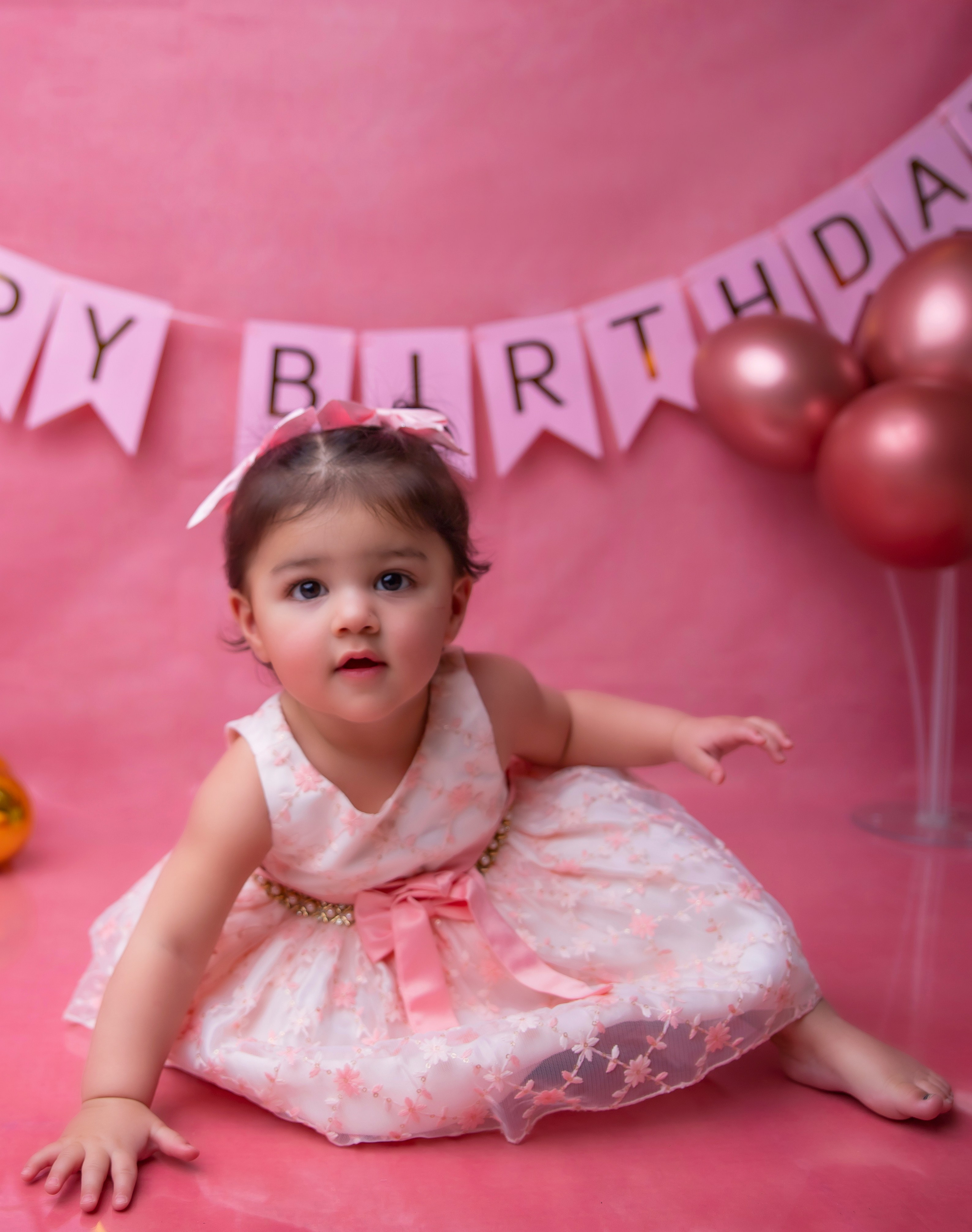 Cake Smash. Lifestyle and Family Photographer Faryal Saeed