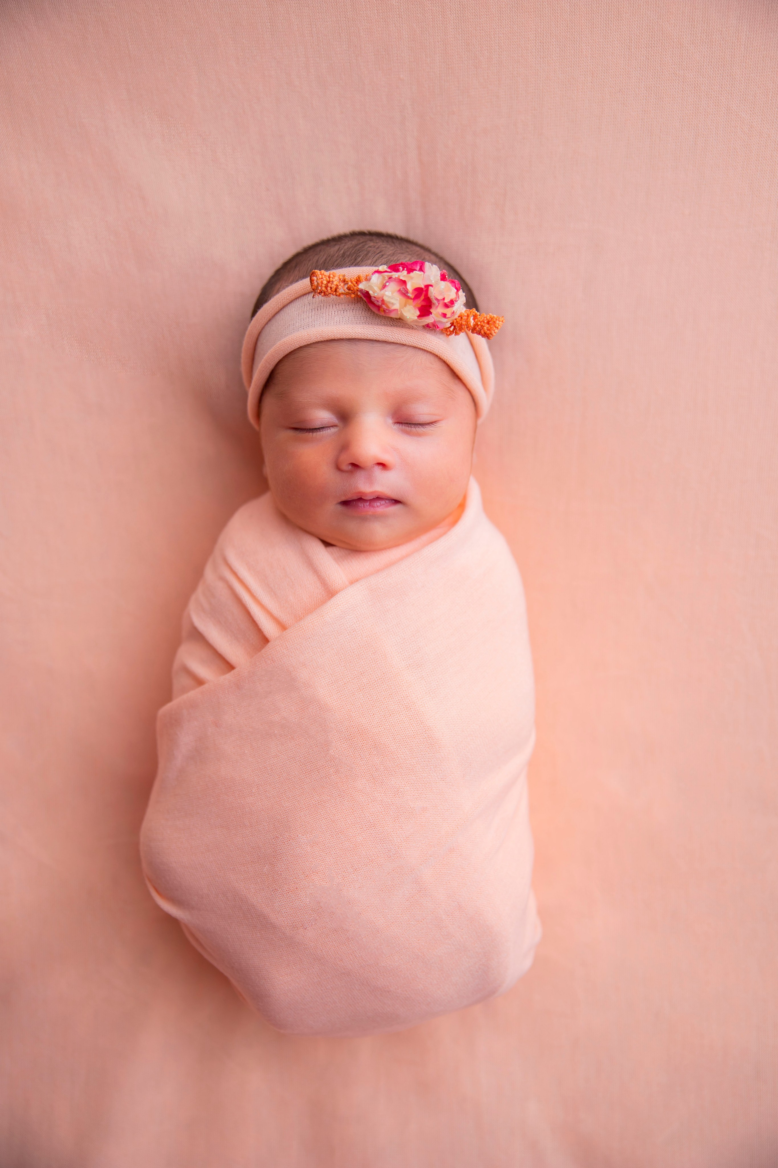 Newborns. Lifestyle and Family Photographer Faryal Saeed