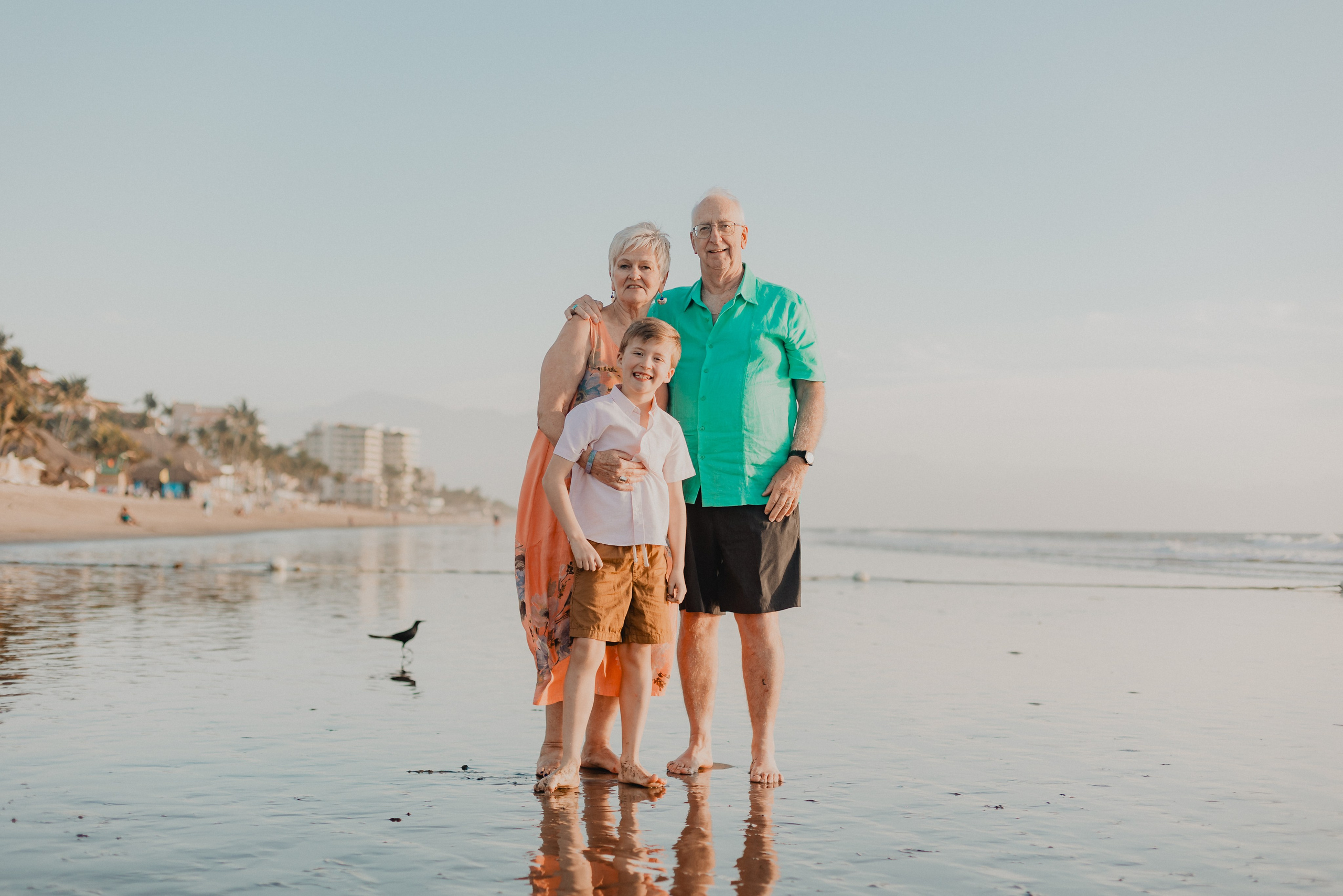 Laughter, Sand, and Sea: A Family Session in Nuevo Vallarta. Fotógrafo de Bodas en Puerto Vallarta y Riviera Nayarit | VL photo & film