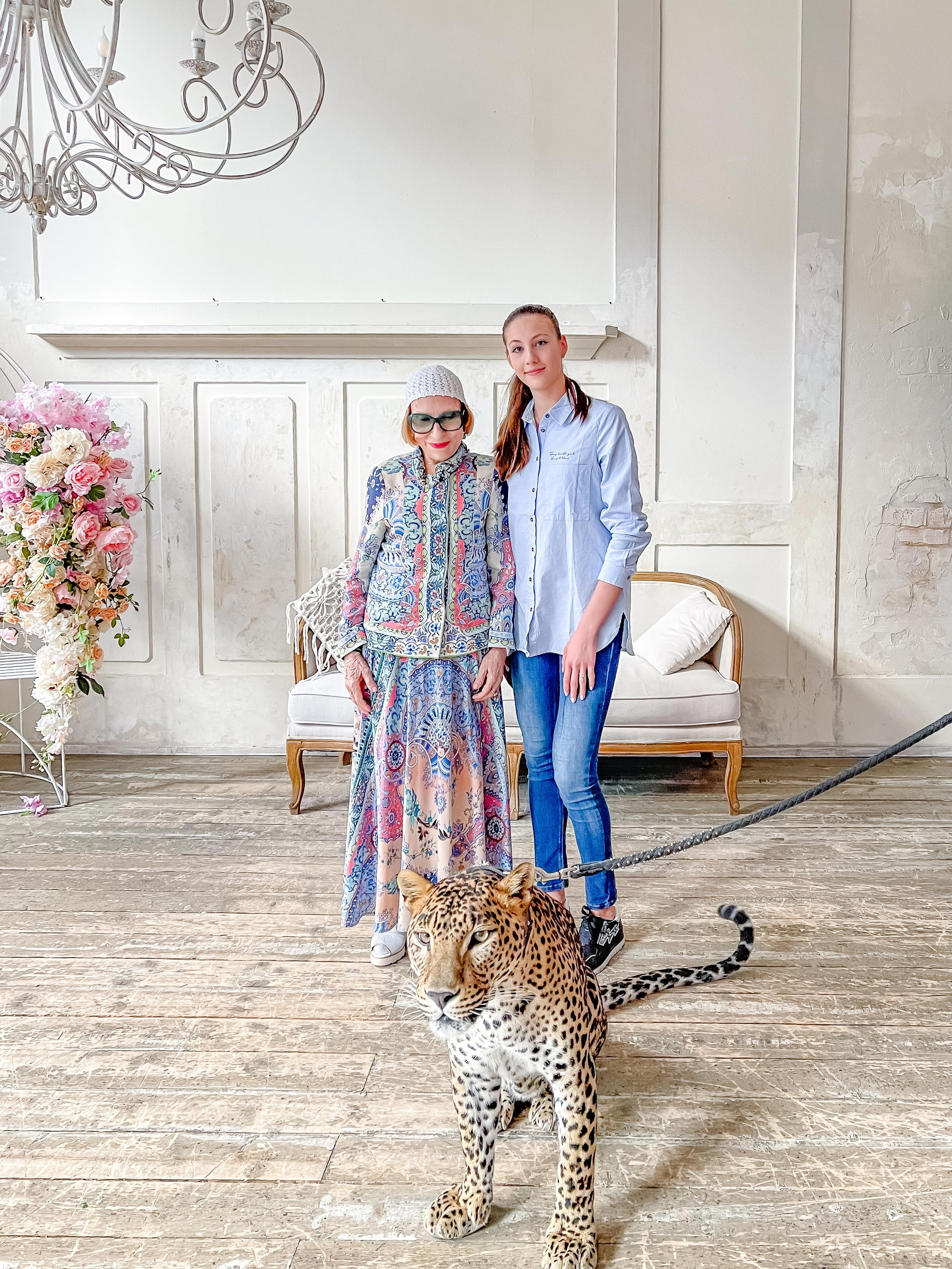 Photosession in the studio with a leopard. PHOTOGRAPHER QUINTANA ROO