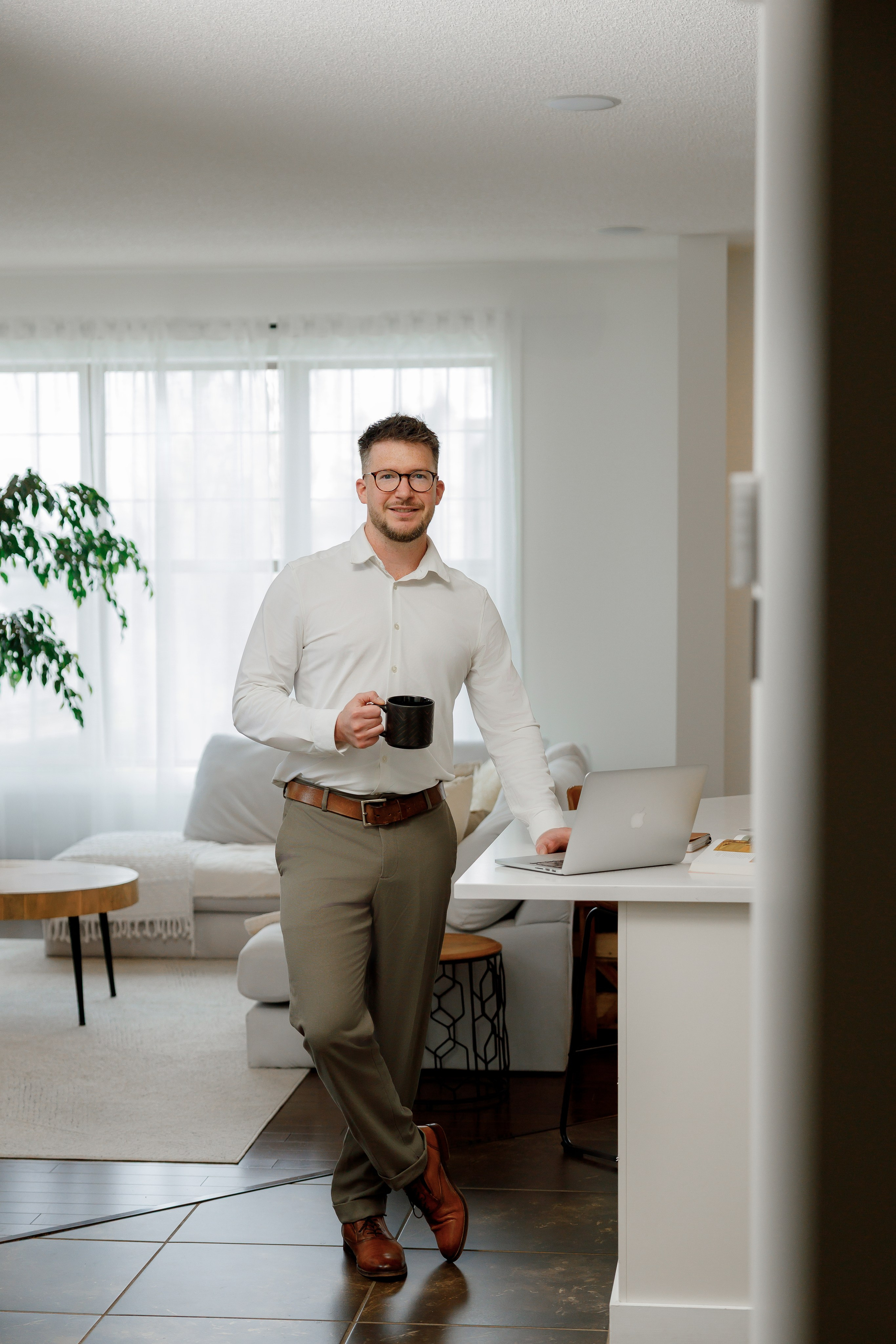 Real Estate Agent. Photographer Elvira Hryshchenko