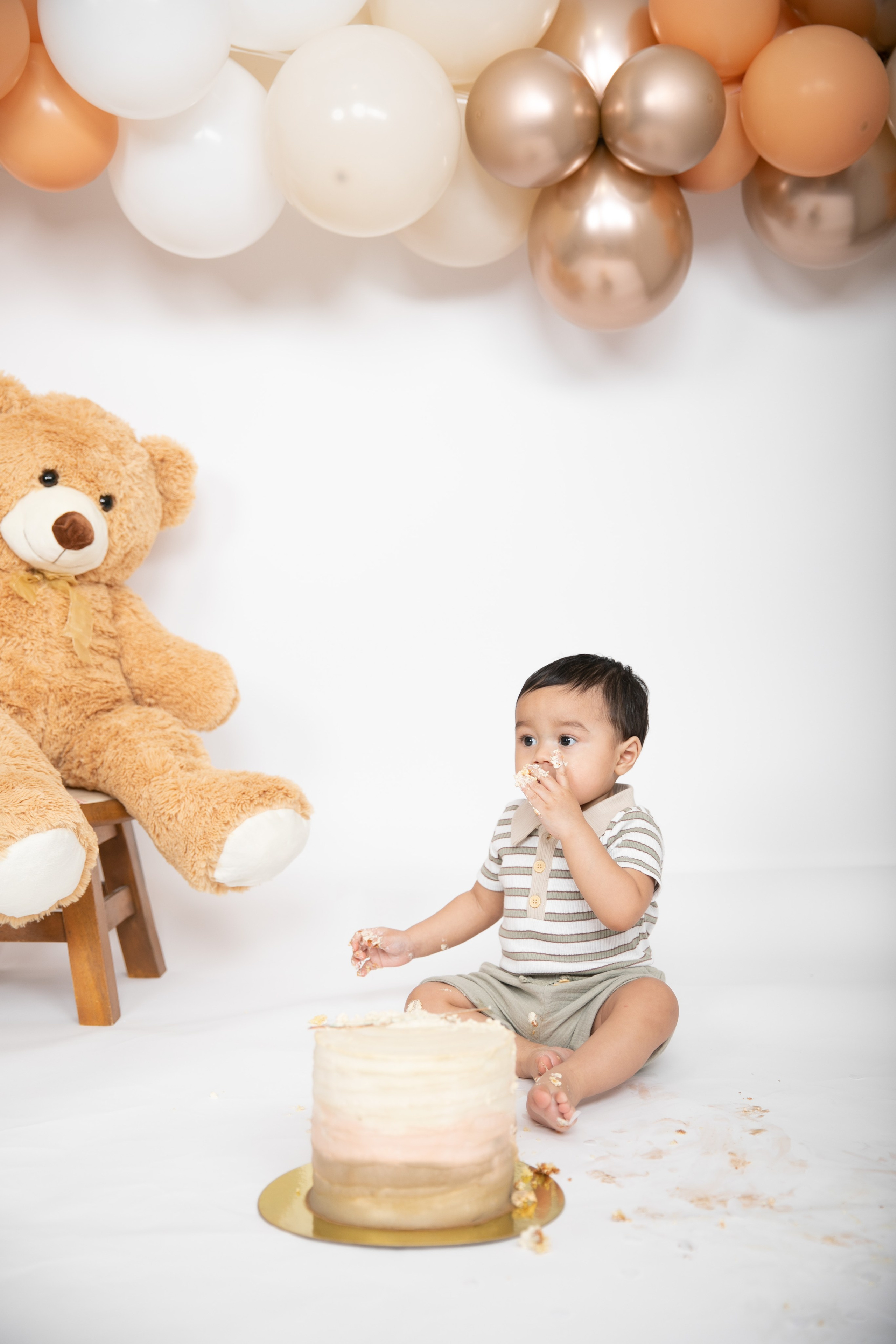 Cake Smash — 1st birthday. Ching Li Photography
