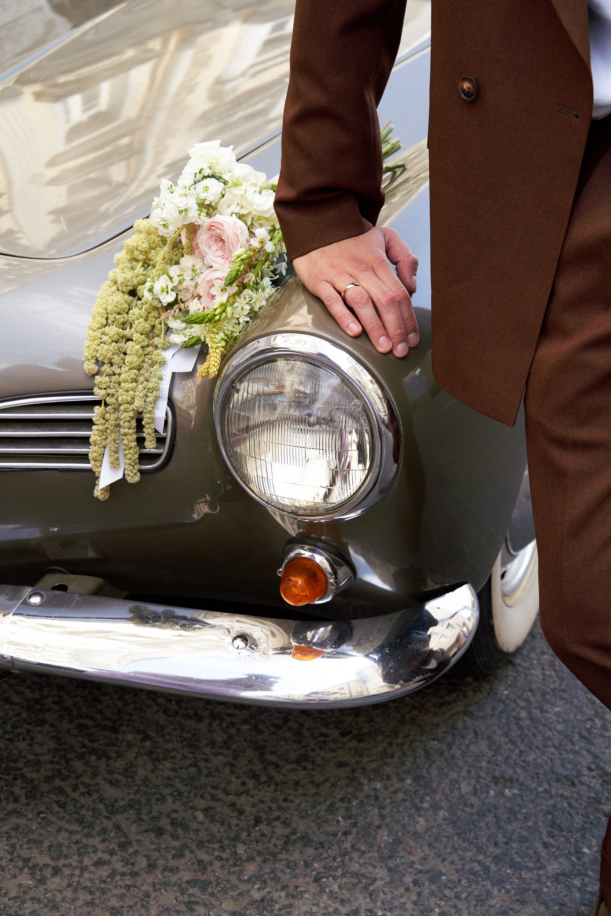 Wedding Portraits in a Vintage Convertible. Anna & Bogdan. Wedding & Portrait Photographer in Cancun, Tulum & Mexico City — Elena Ruzgis