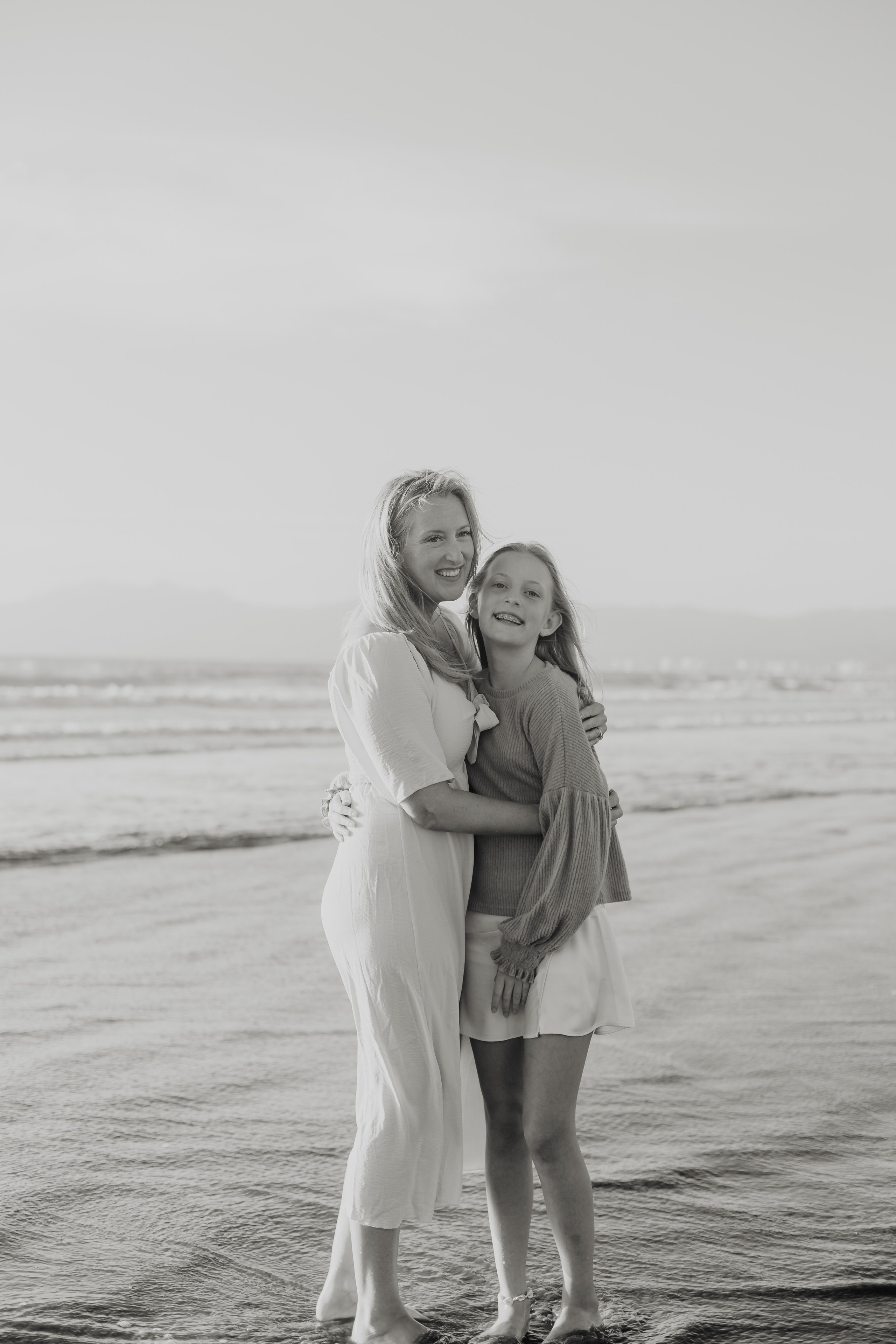 Laughter, Sand, and Sea: A Family Session in Nuevo Vallarta. Fotógrafo de Bodas en Puerto Vallarta y Riviera Nayarit | VL photo & film