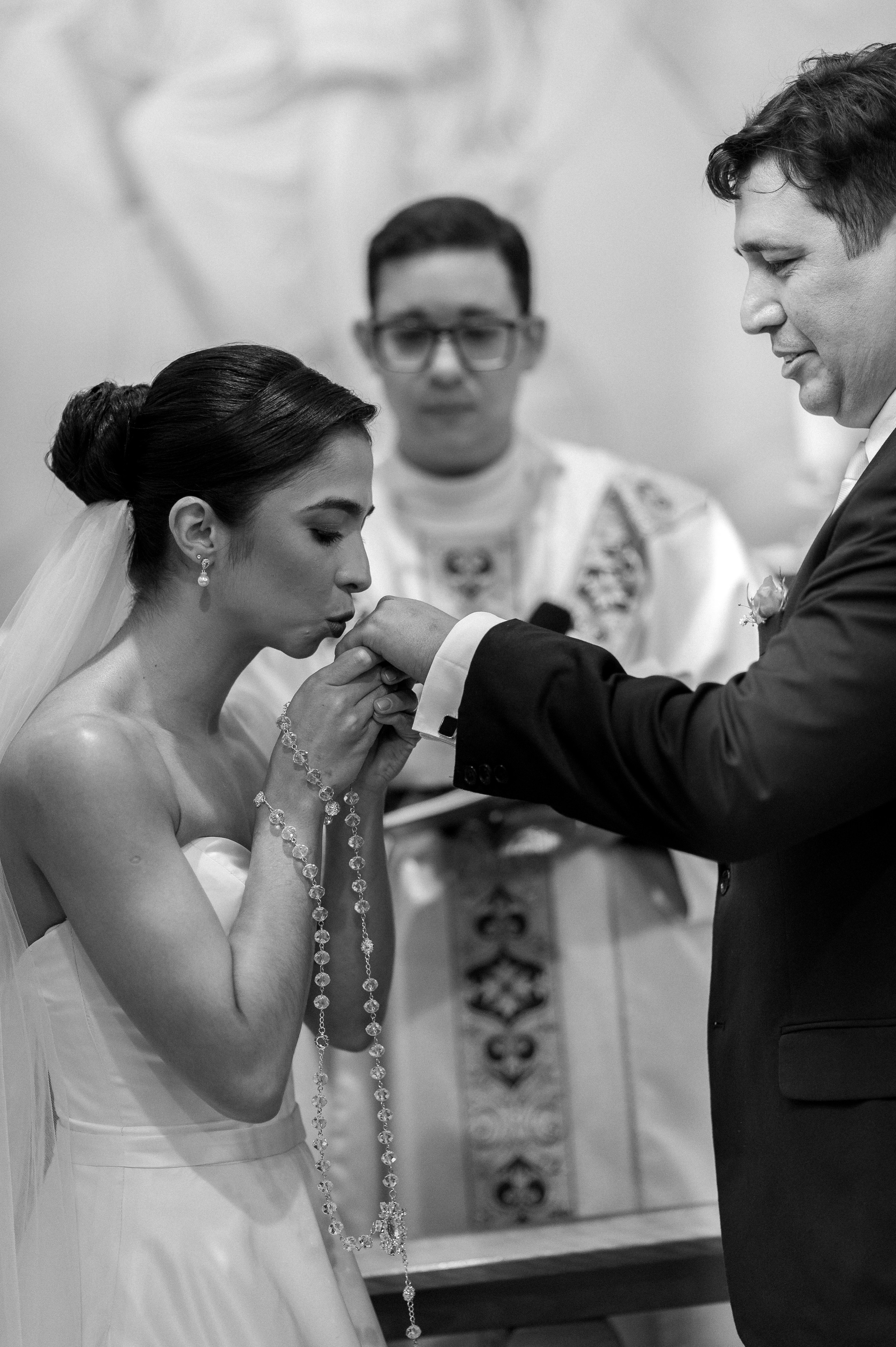 Thaís e José | Cerimônia Católica. Arthur Alves Fotografia