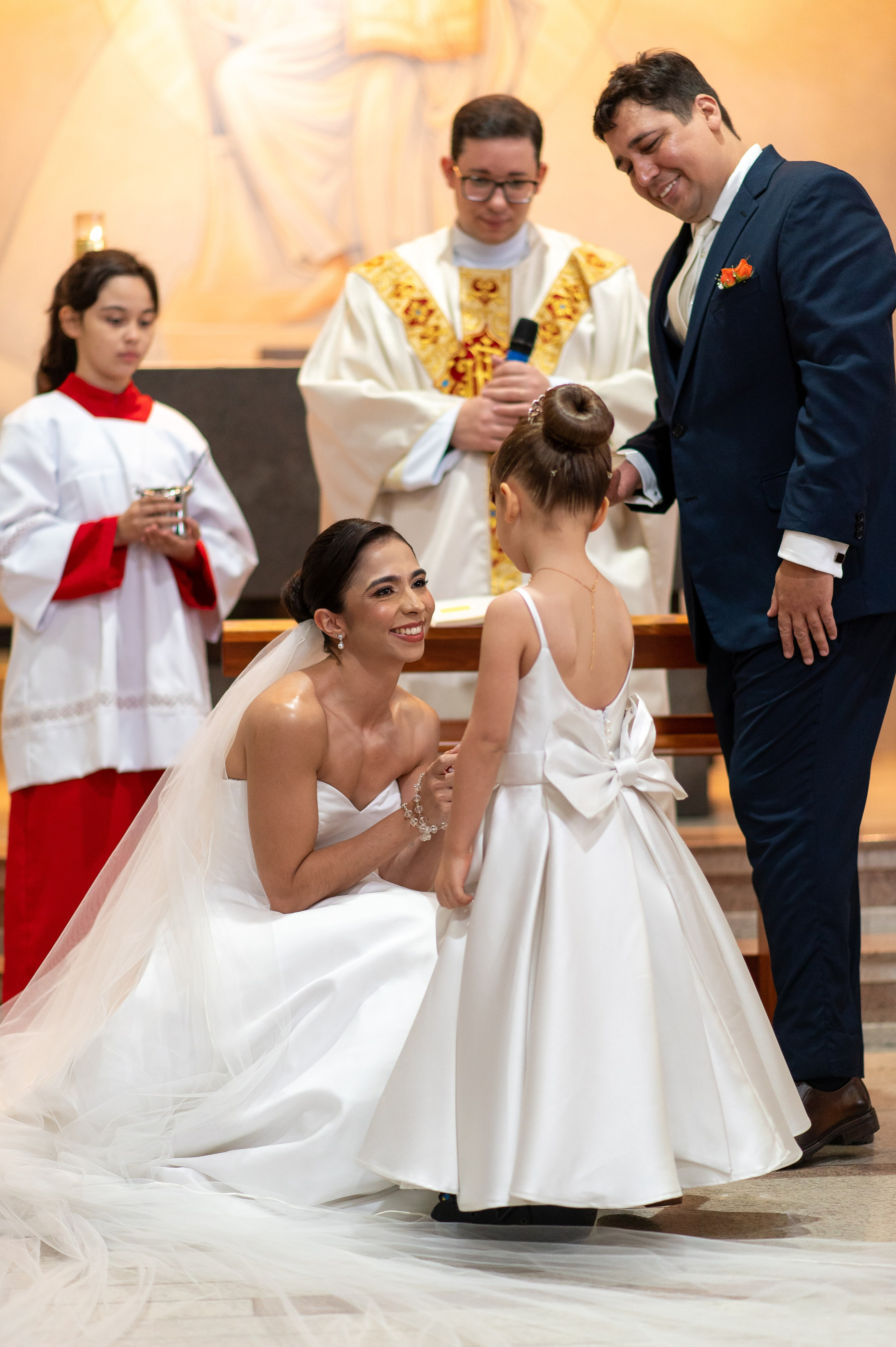 Thaís e José | Cerimônia Católica. Arthur Alves Fotografia