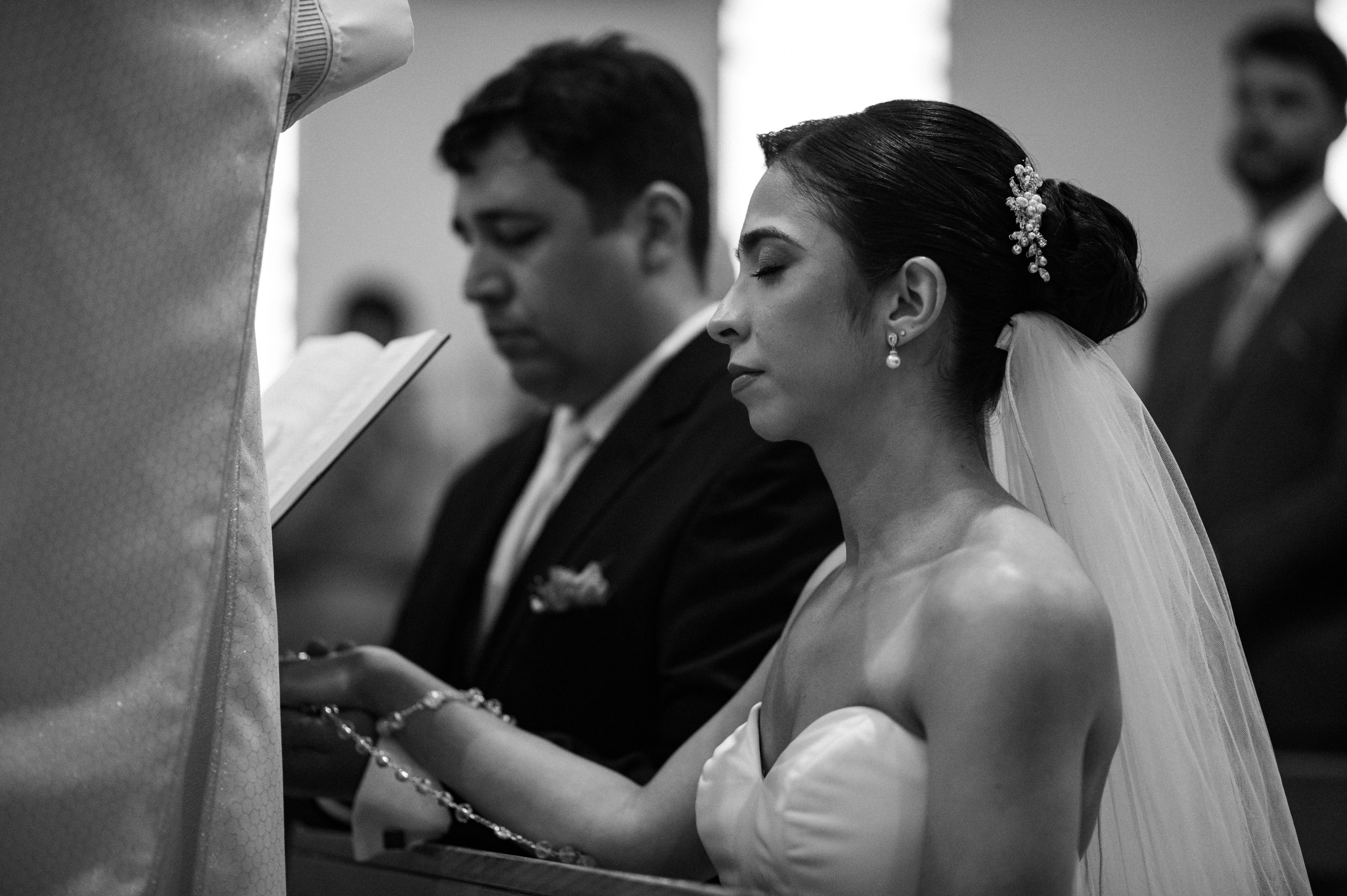 Thaís e José | Cerimônia Católica. Arthur Alves Fotografia