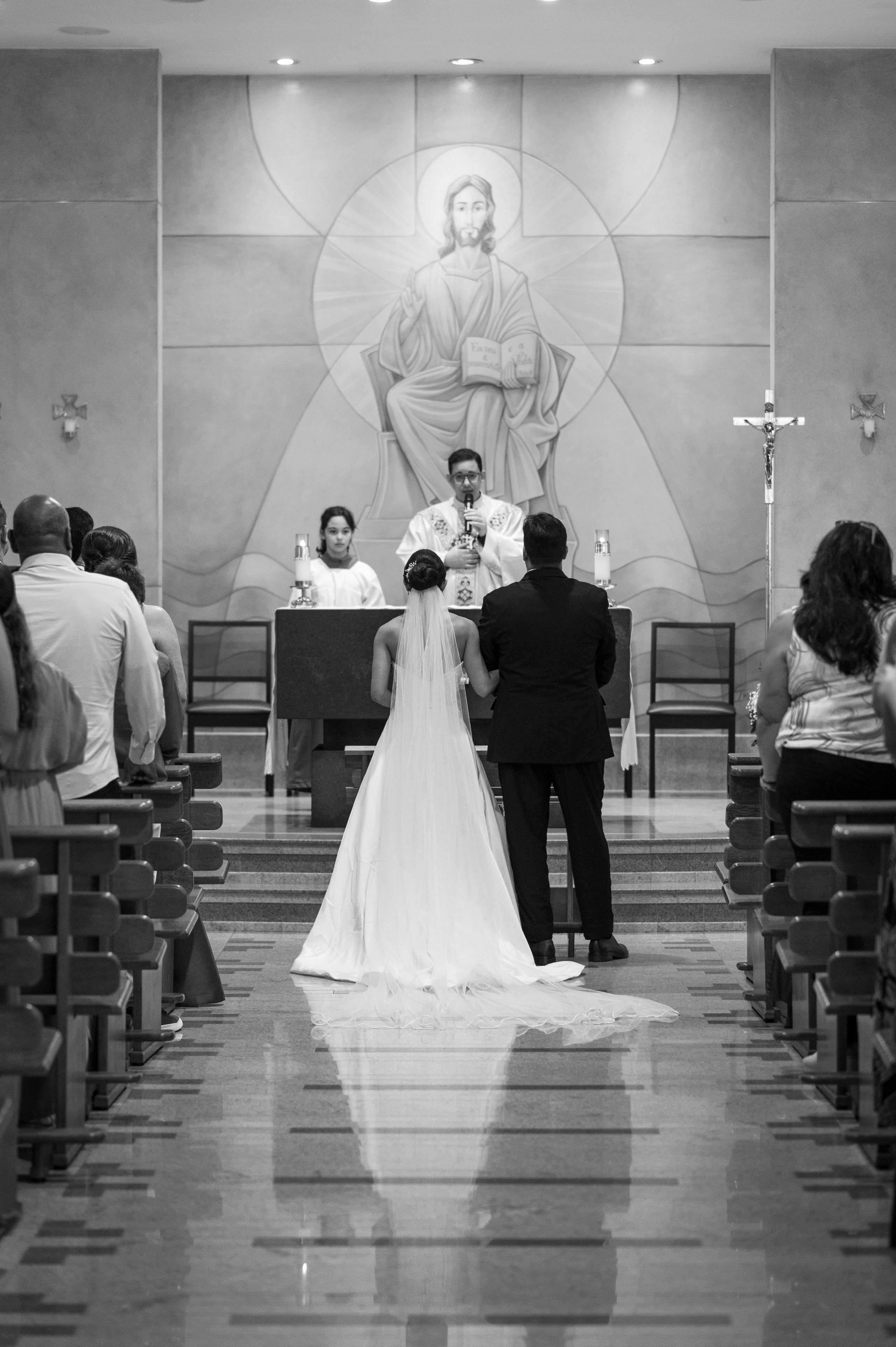 Thaís e José | Cerimônia Católica. Arthur Alves Fotografia