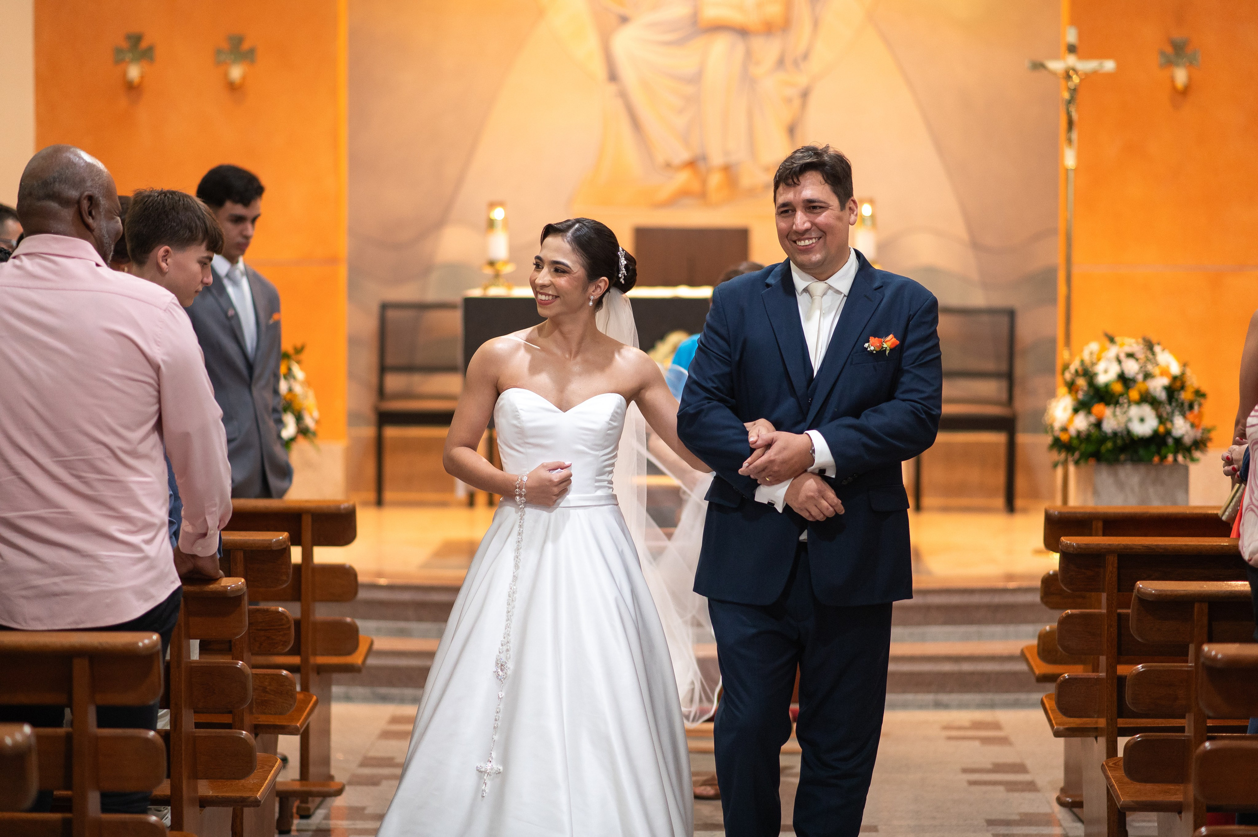 Thaís e José | Cerimônia Católica. Arthur Alves Fotografia