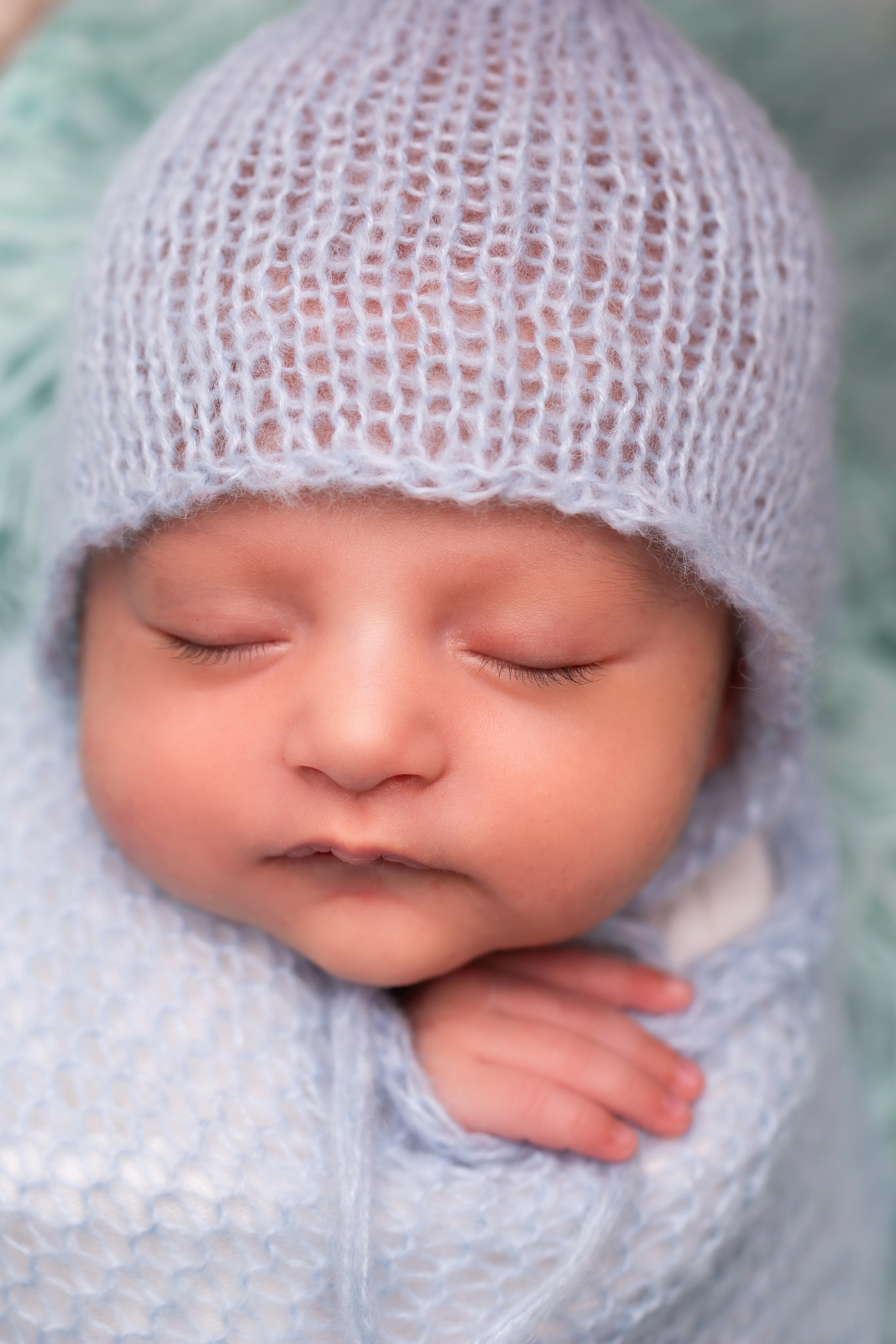 Newborns. Lifestyle and Family Photographer Faryal Saeed