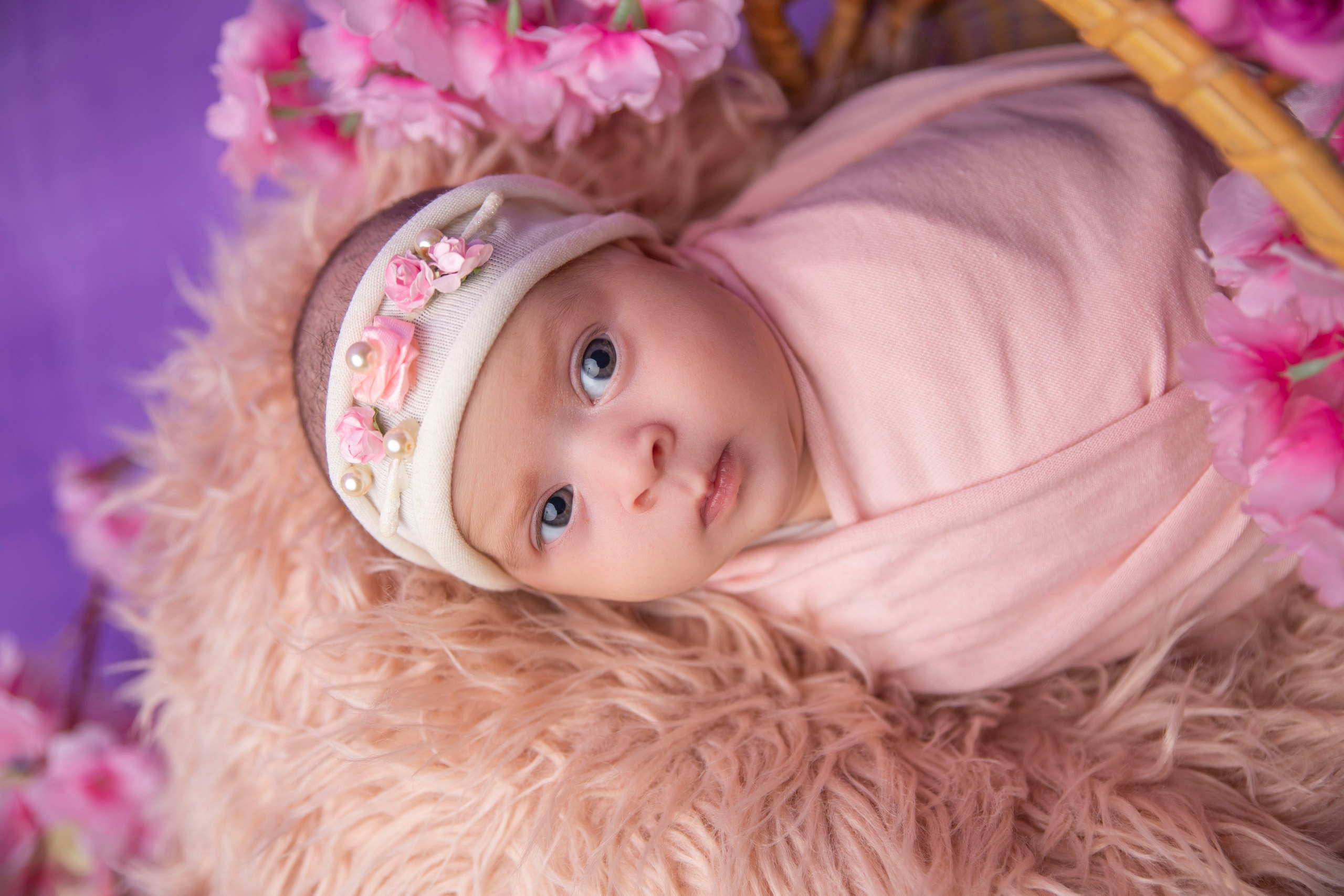 Newborns. Lifestyle and Family Photographer Faryal Saeed