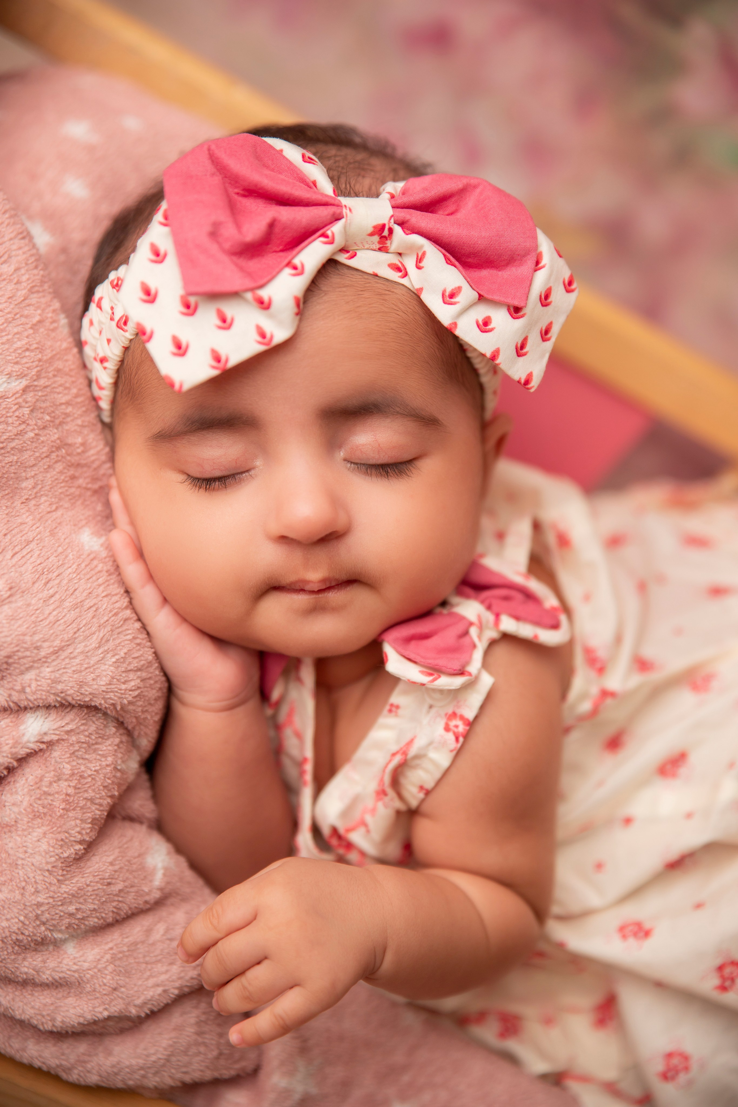 Newborns. Lifestyle and Family Photographer Faryal Saeed