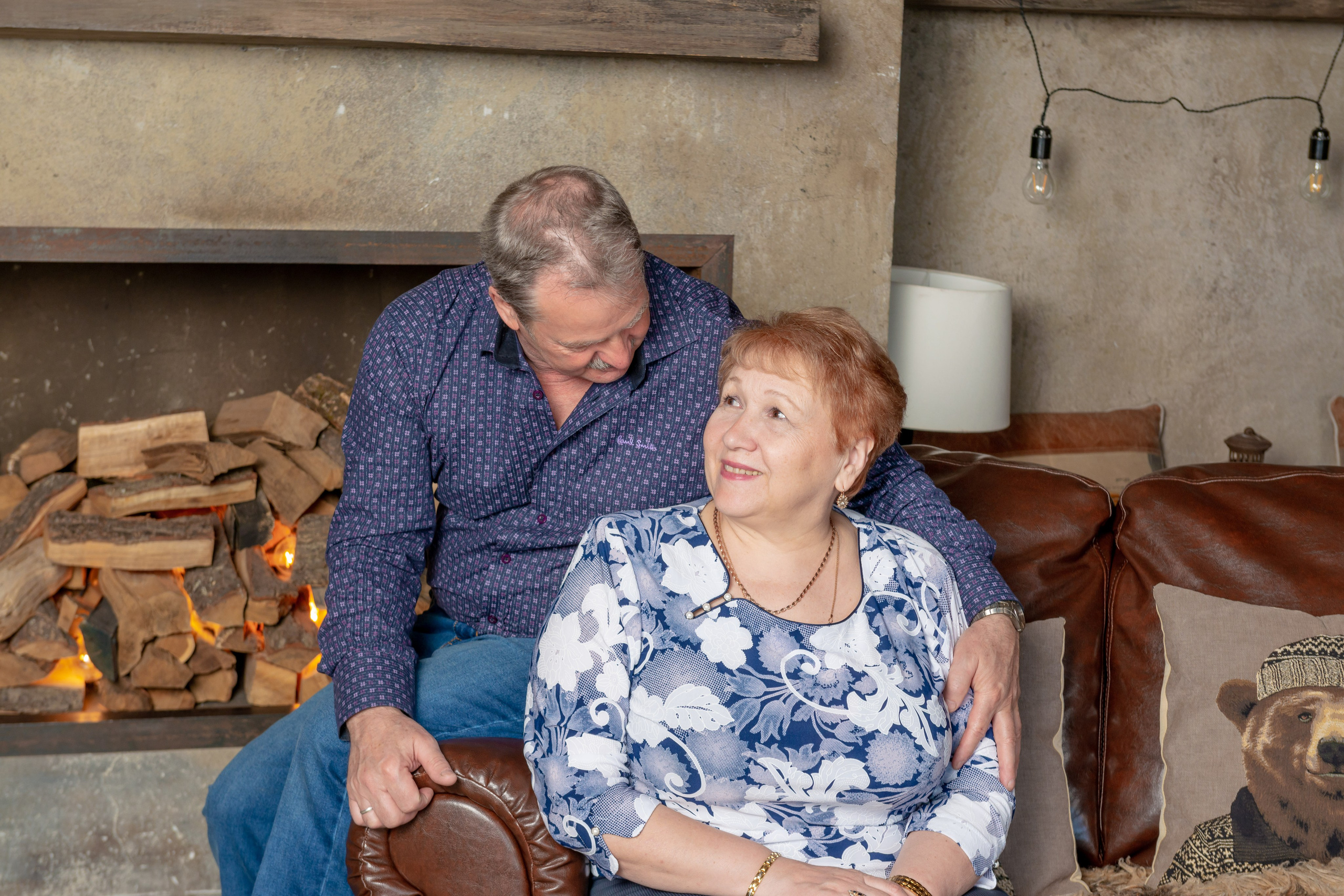 Photosession of a married couple in the studio. PHOTOGRAPHER QUINTANA ROO