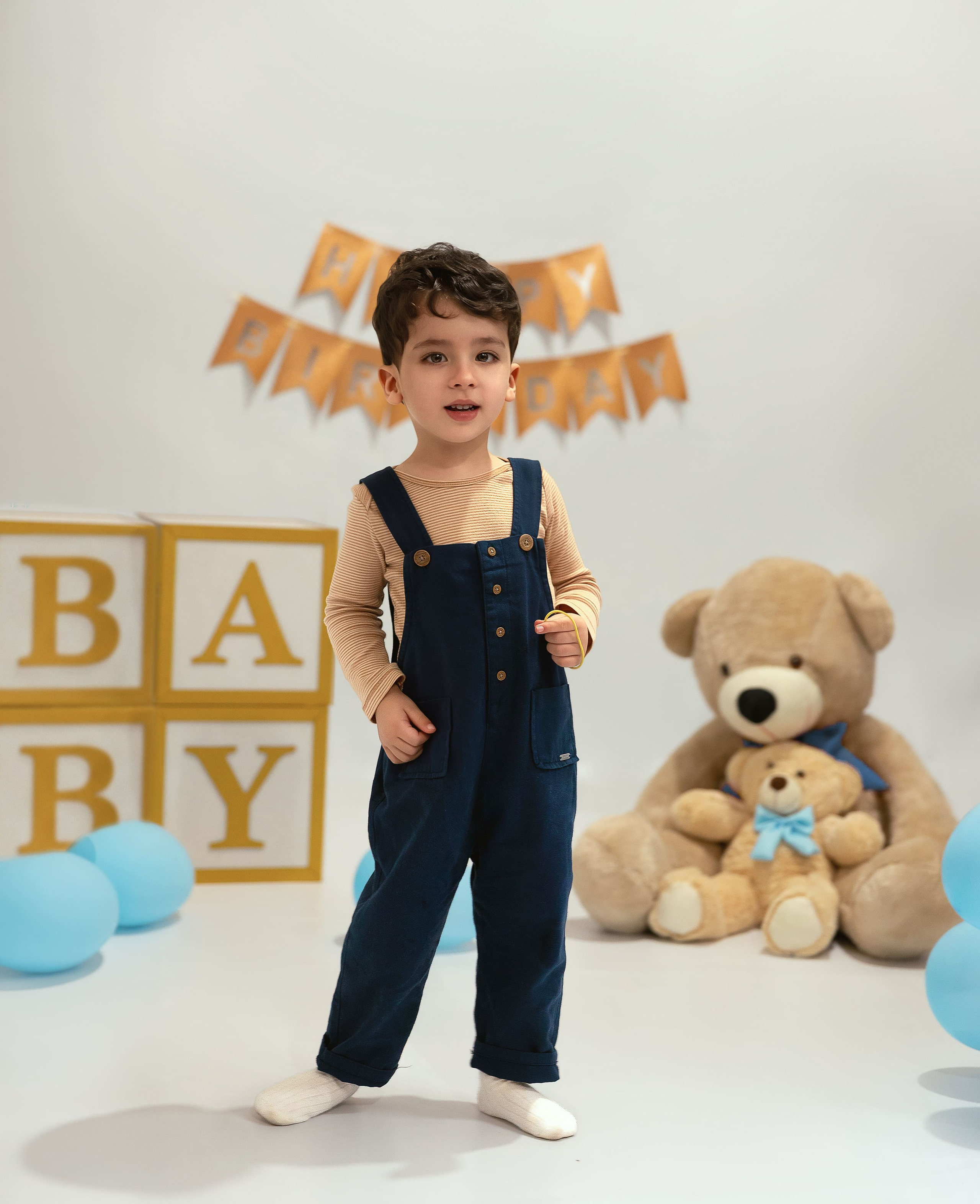 Ensaio fotográfico infantil em São Paulo, feito em estúdio e pensado para valorizar a personalidade de cada criança. Fotografias naturais, divertidas e atemporais.