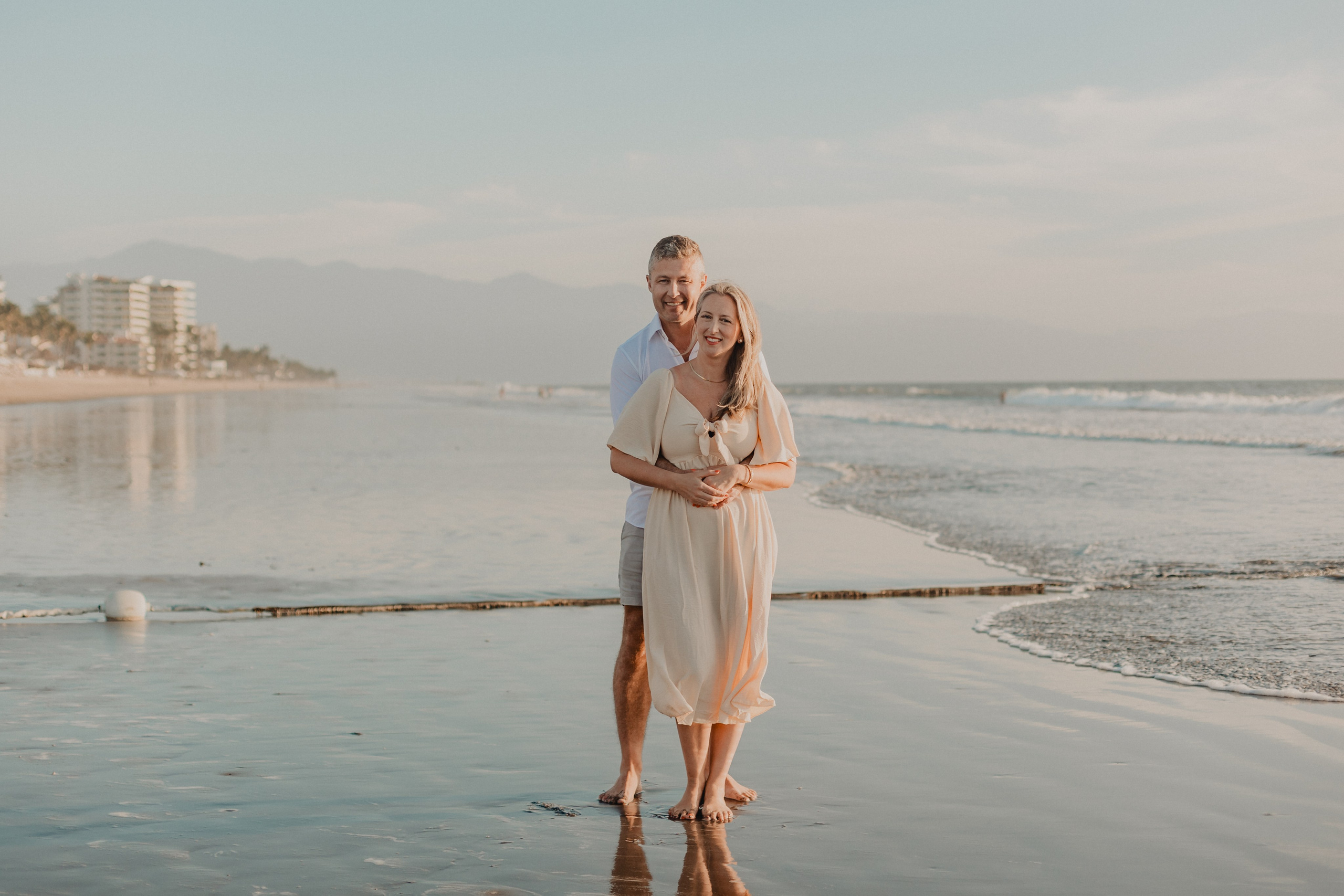 Laughter, Sand, and Sea: A Family Session in Nuevo Vallarta. Fotógrafo de Bodas en Puerto Vallarta y Riviera Nayarit | VL photo & film