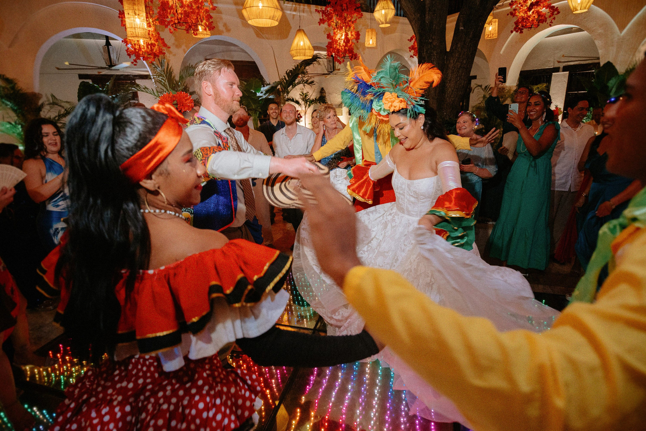 Cindy + Garrett | Destination Wedding Photos in Cartagena 2025 – César Vanegas Photography. César Vanegas Photography | Wedding & Travel Photographer | Cartagena, Colombia