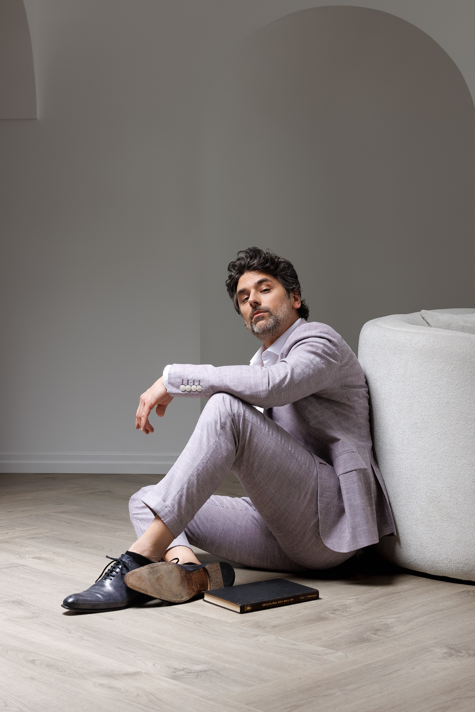 Mark Ganimé / Actor. Je suis photographe portraitiste et je réalise des portraits à toutes les étapes de votre vie! Bienvenue dans mon studio à Westmount, Qc