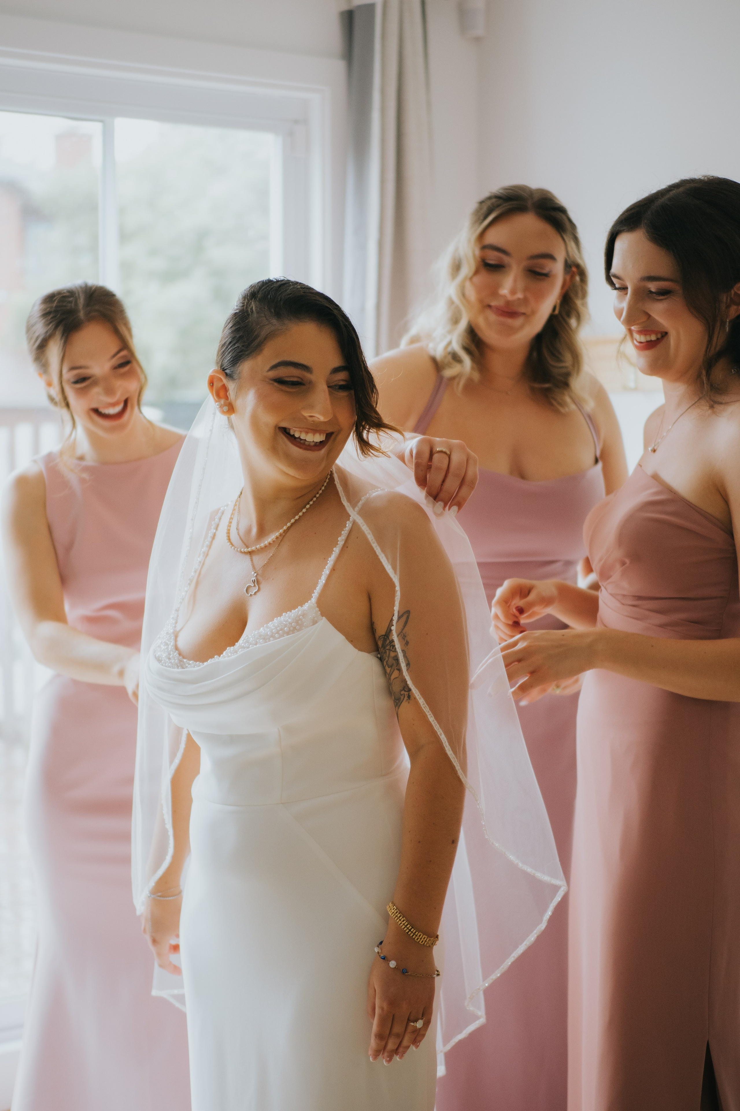 Wedding of Cassandra and Loïc in Beaconsfield, Montreal. Montreal Wedding Photographer — Muriel Oe Photo