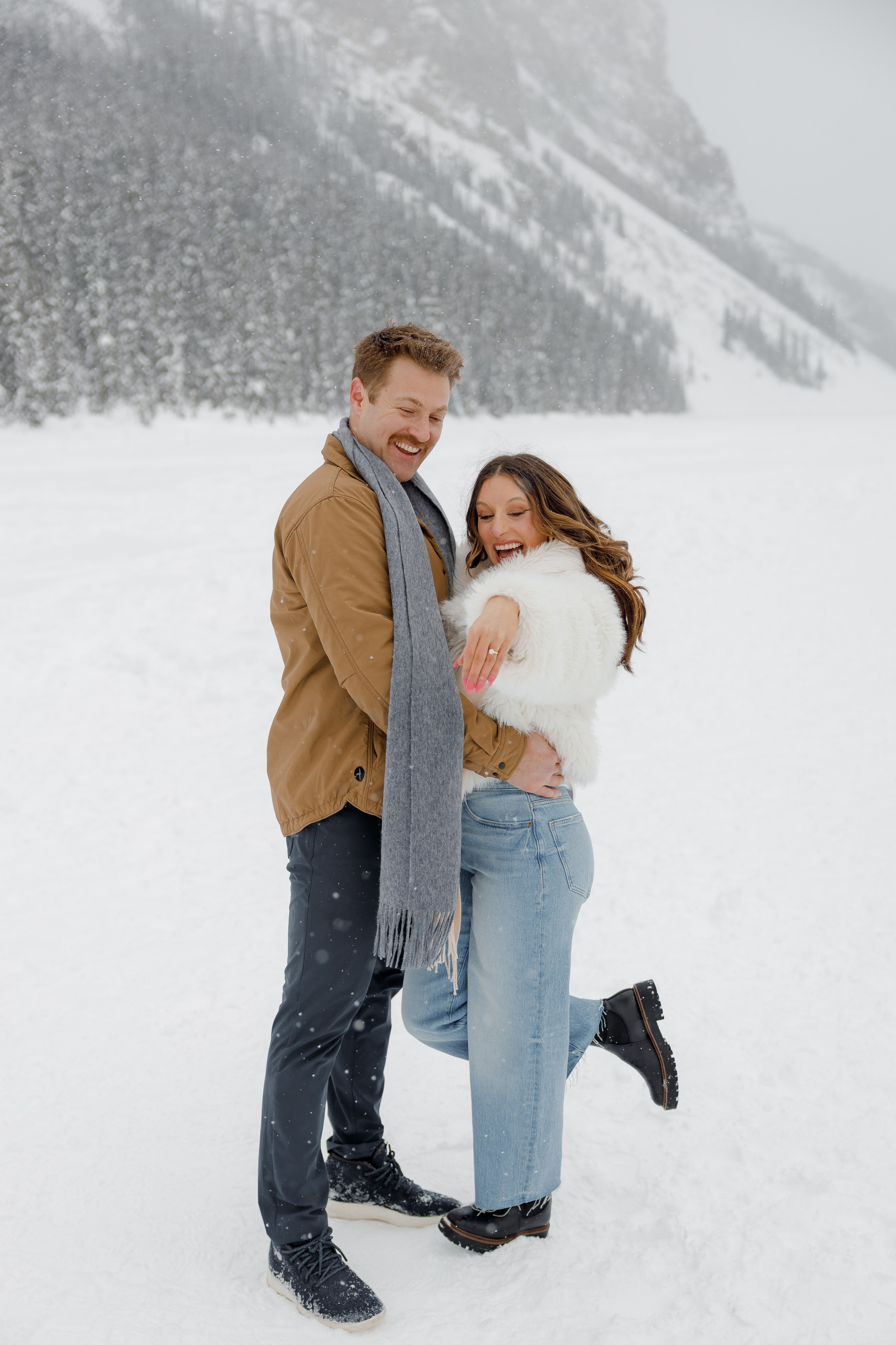 Lake Louise engagement session. Photographer Elvira Hryshchenko
